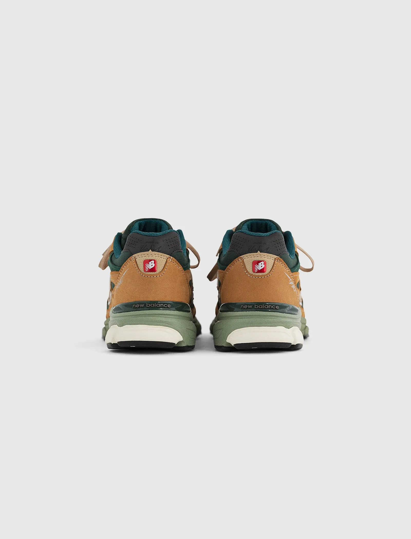 990 V3 MADE IN USA "TAN/GREEN"