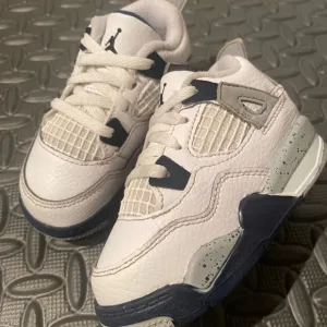 Air Jordan 4 Retro Midnight Bavy Blue Cement size 6c shoes toddler
