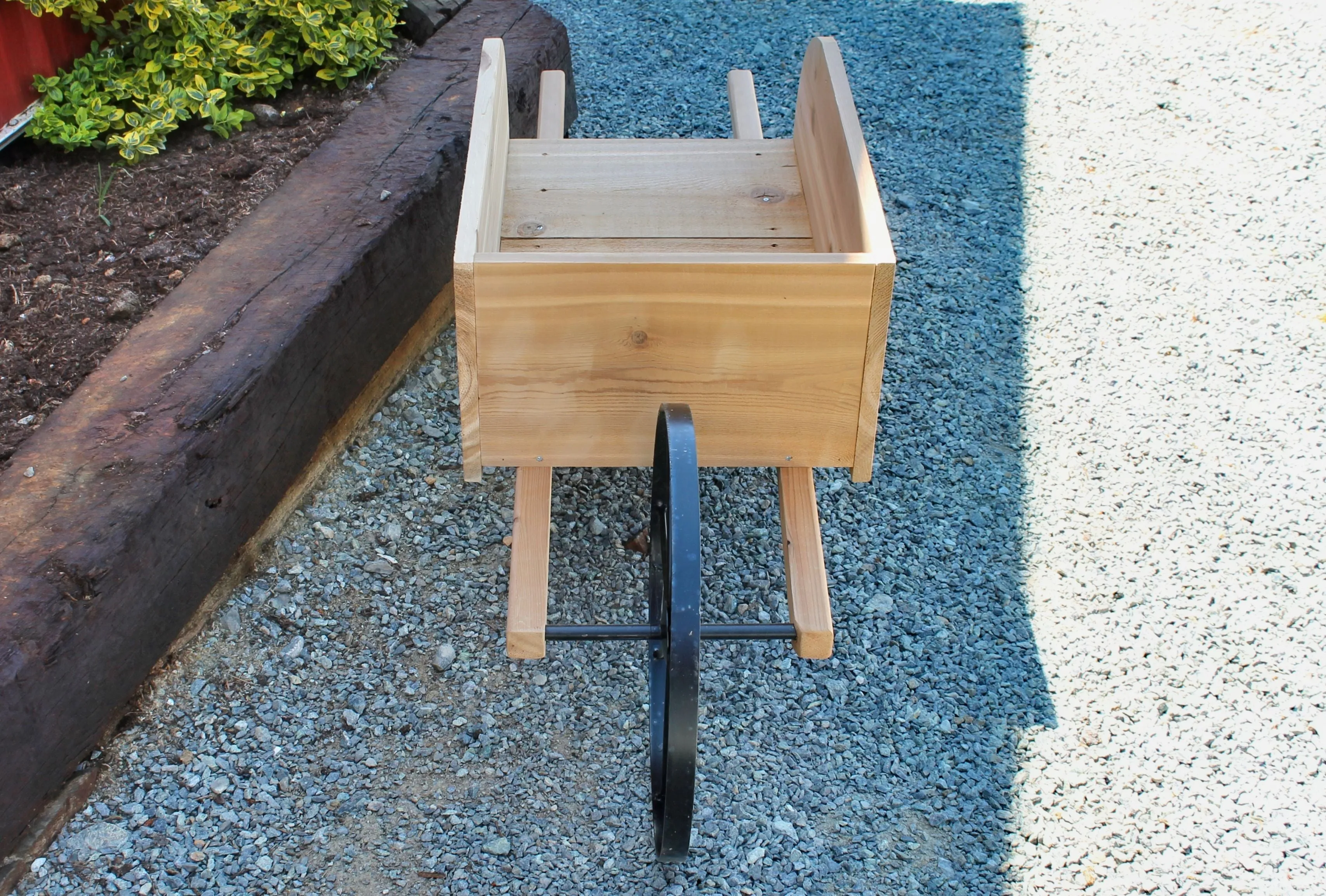 Amish Old Fashioned Wooden Wheelbarrow