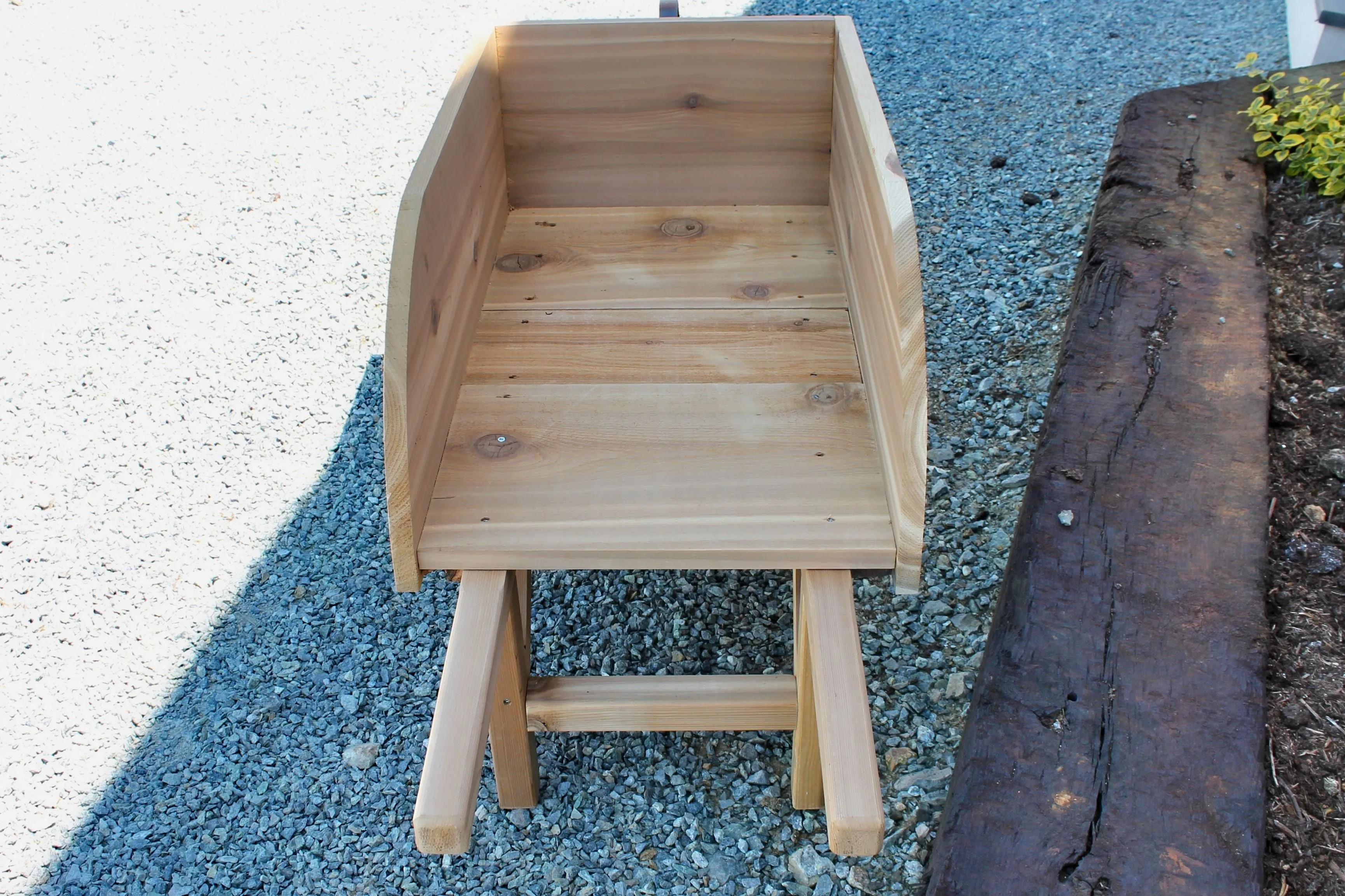 Amish Old Fashioned Wooden Wheelbarrow