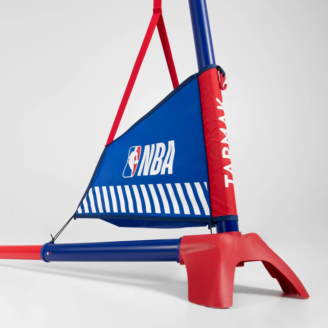 Basketball Hoop Hoop 500 EasyCan be carried and set up anywhere easily.
