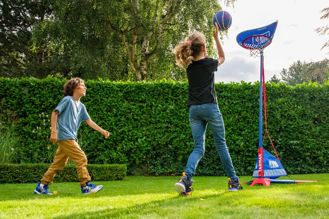 Basketball Hoop Hoop 500 EasyCan be carried and set up anywhere easily.
