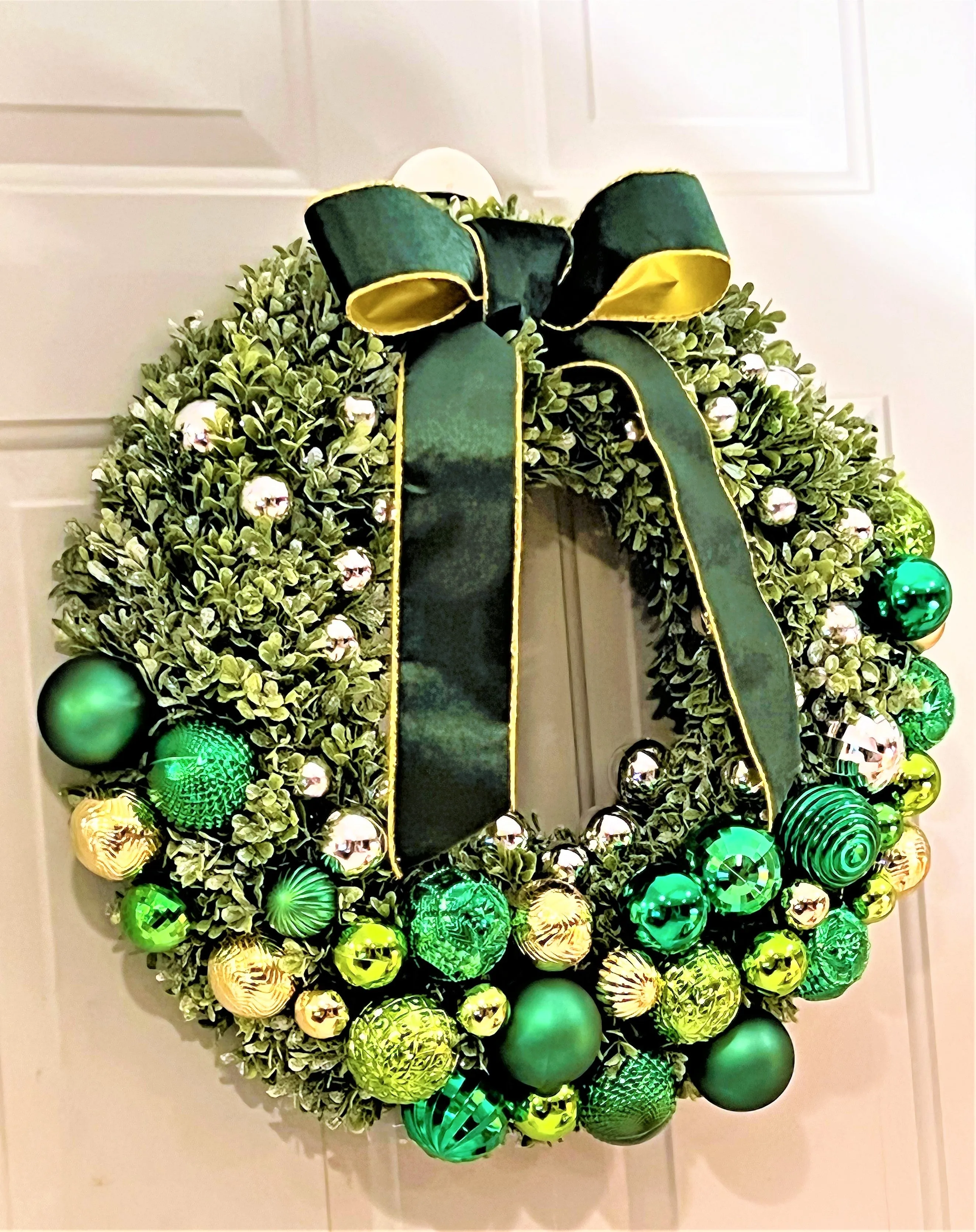 Christmas Classic Wreath- Flocked wreath 20" Diameter X 5" deep