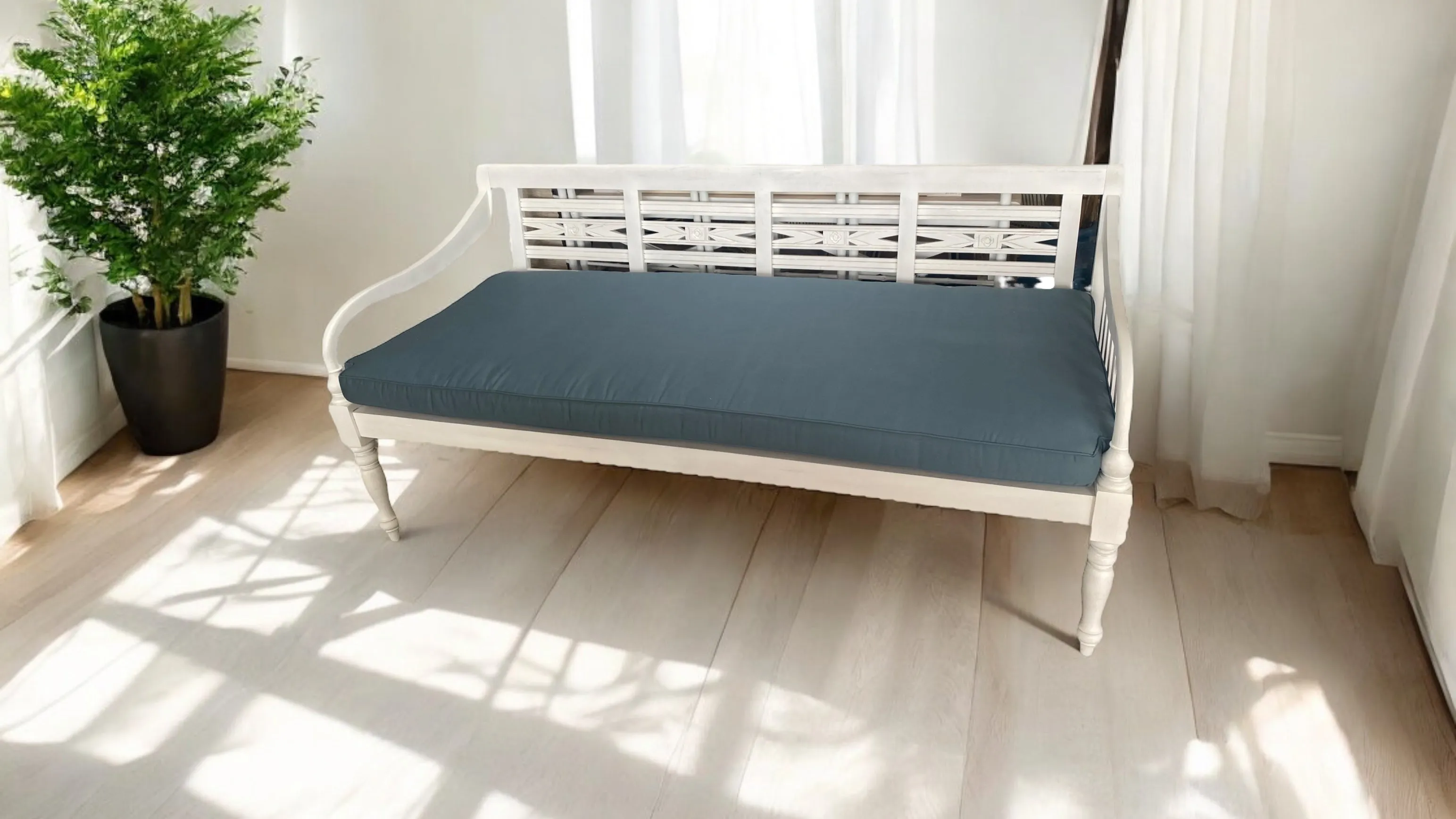 Code 102 Daybed