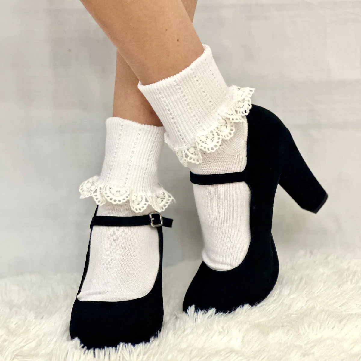 DELICATE  cuff ankle socks women - white