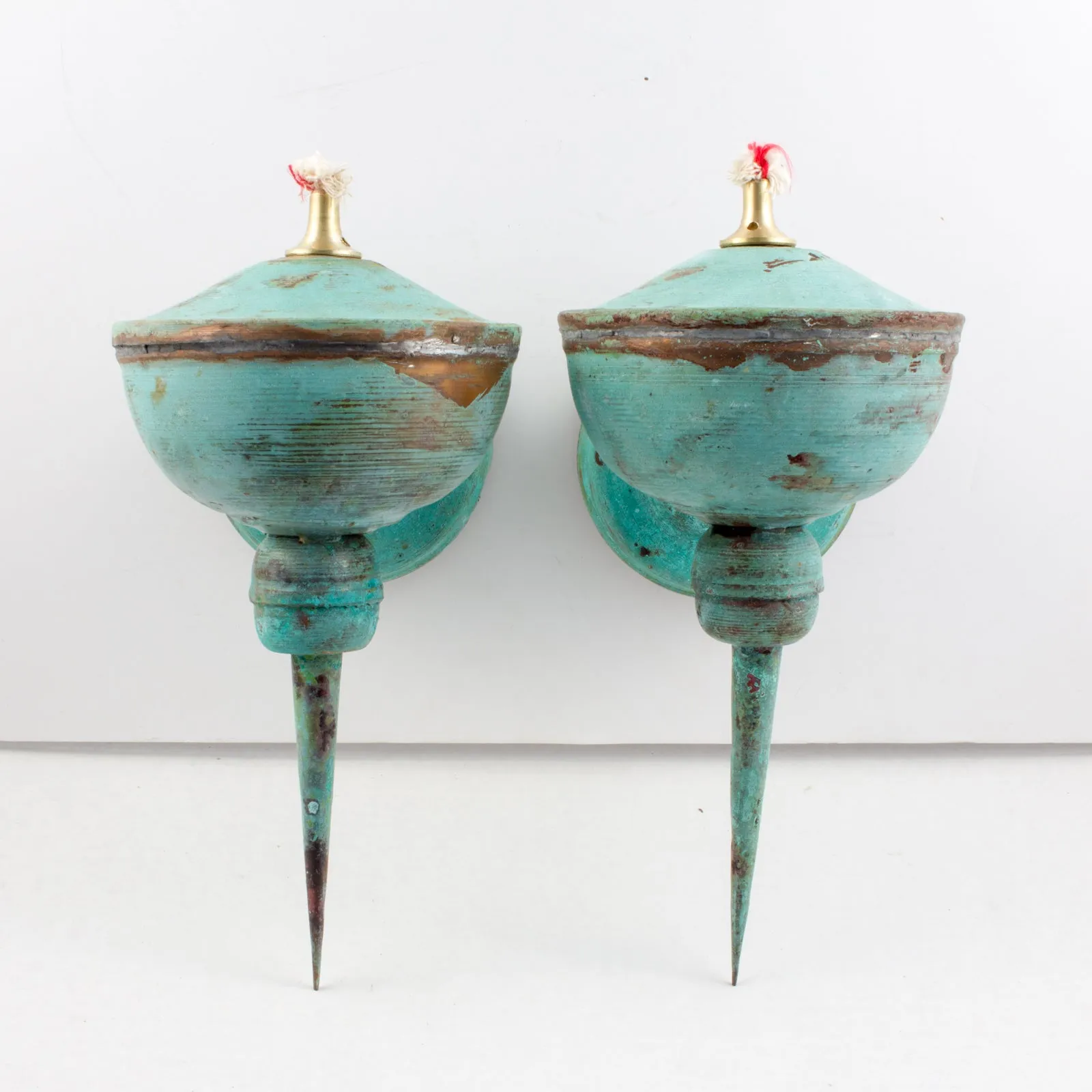 Handmade 10-Inch Copper Oil Lamp Sconce from Sri Lanka