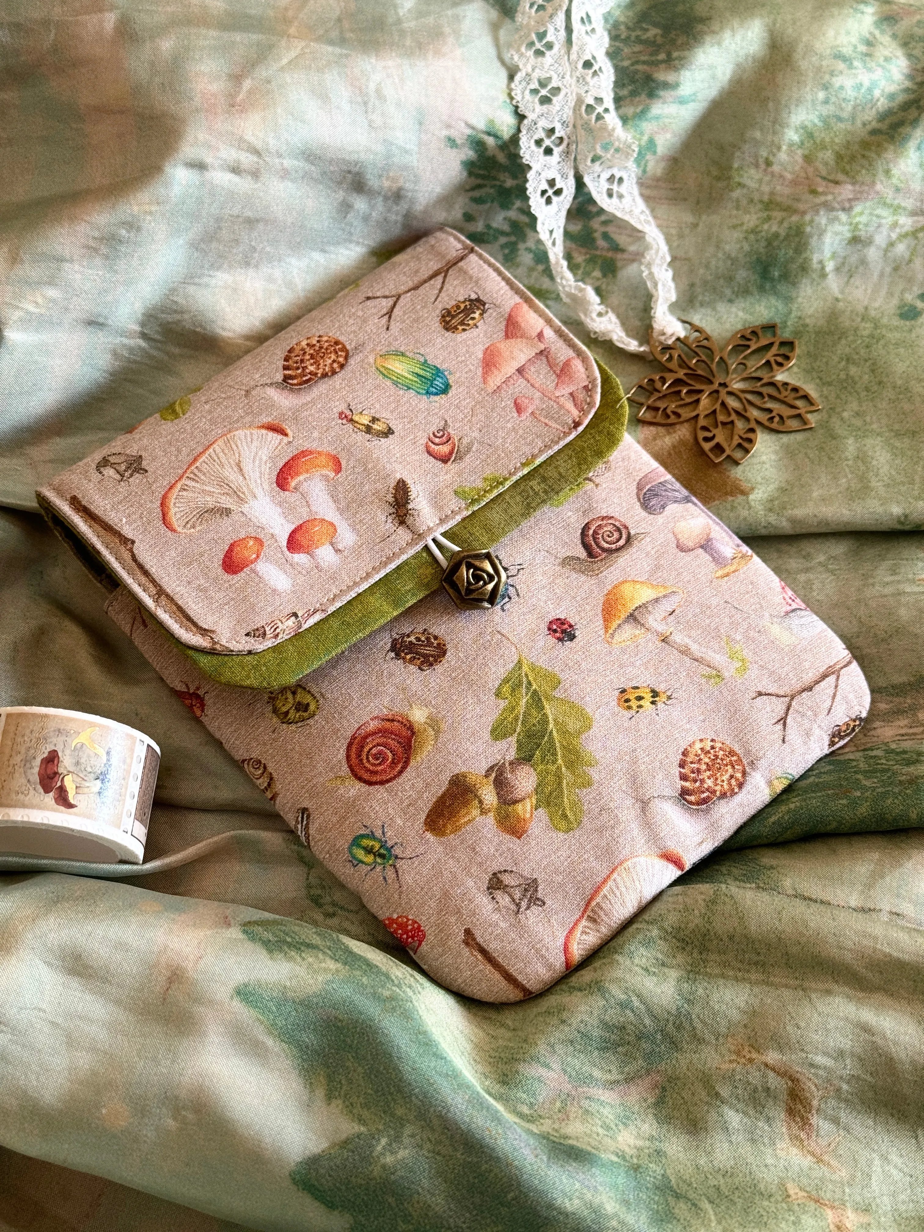 Handmade Forager 6 Slot Pen Case