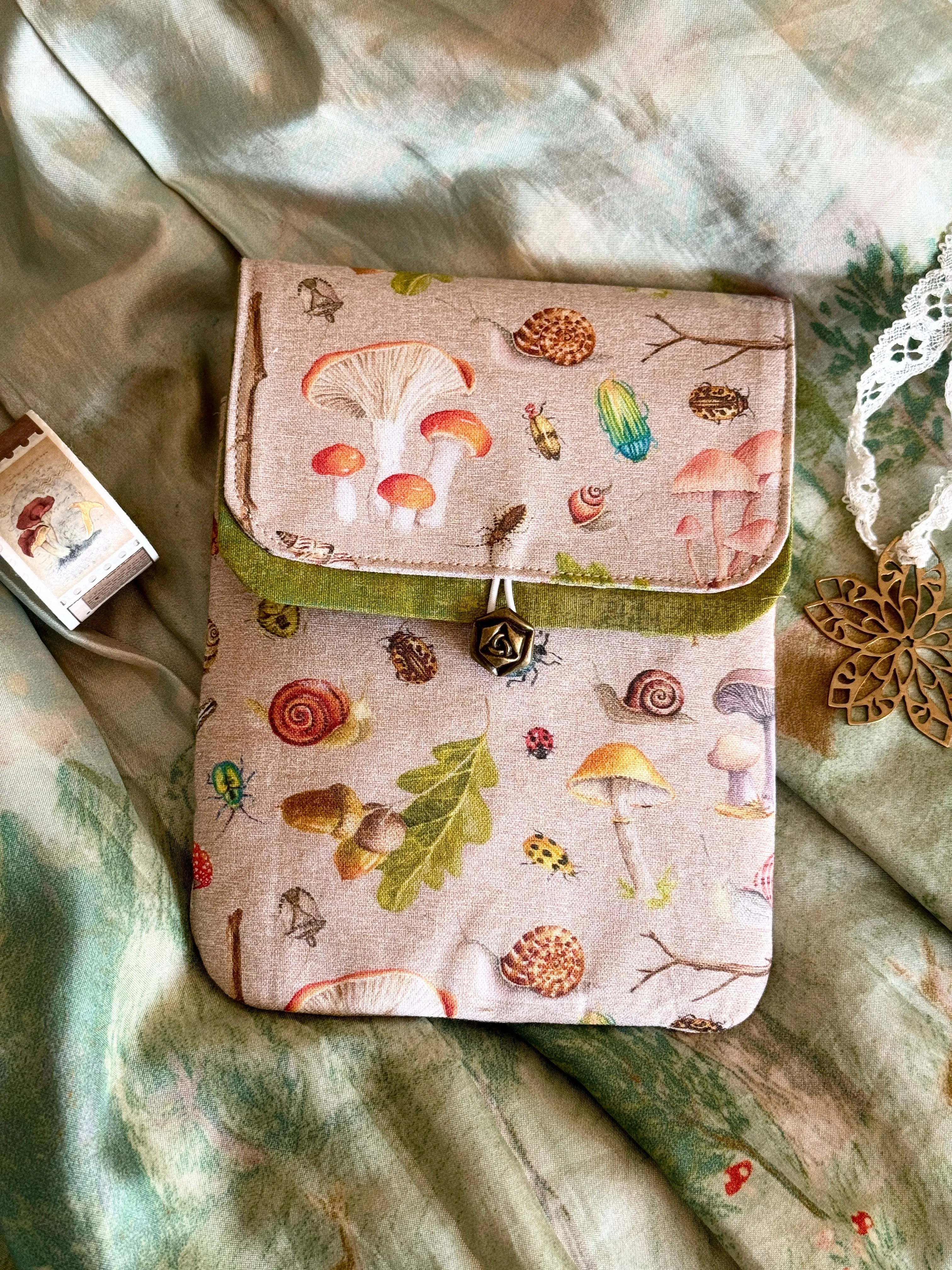 Handmade Forager 6 Slot Pen Case