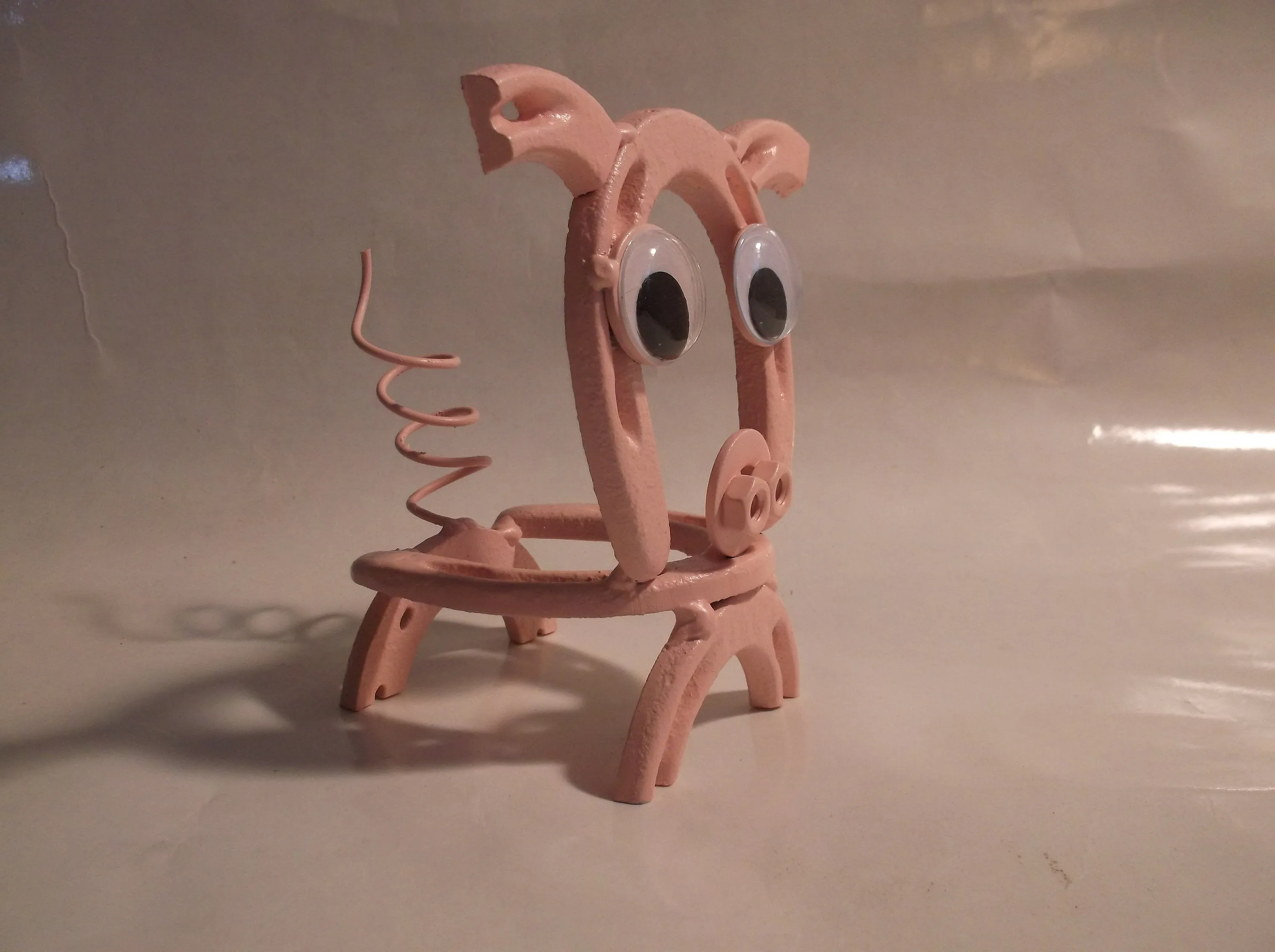 Horseshoe Pig, Pink Miniature Piggy, Welded Metal Arts and Crafts