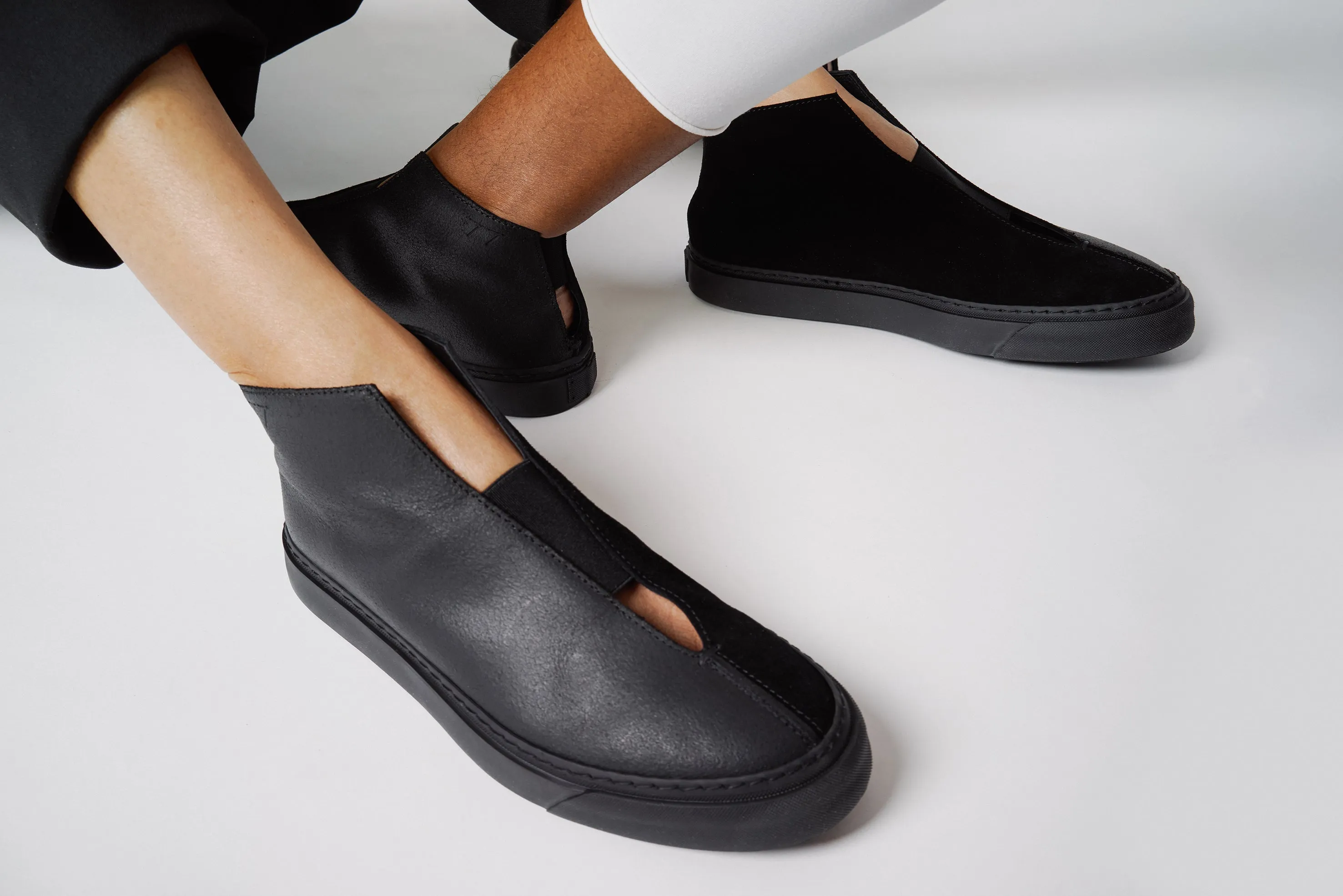 K3 / ALL BLACK / UNISEX LEATHER SNEAKER