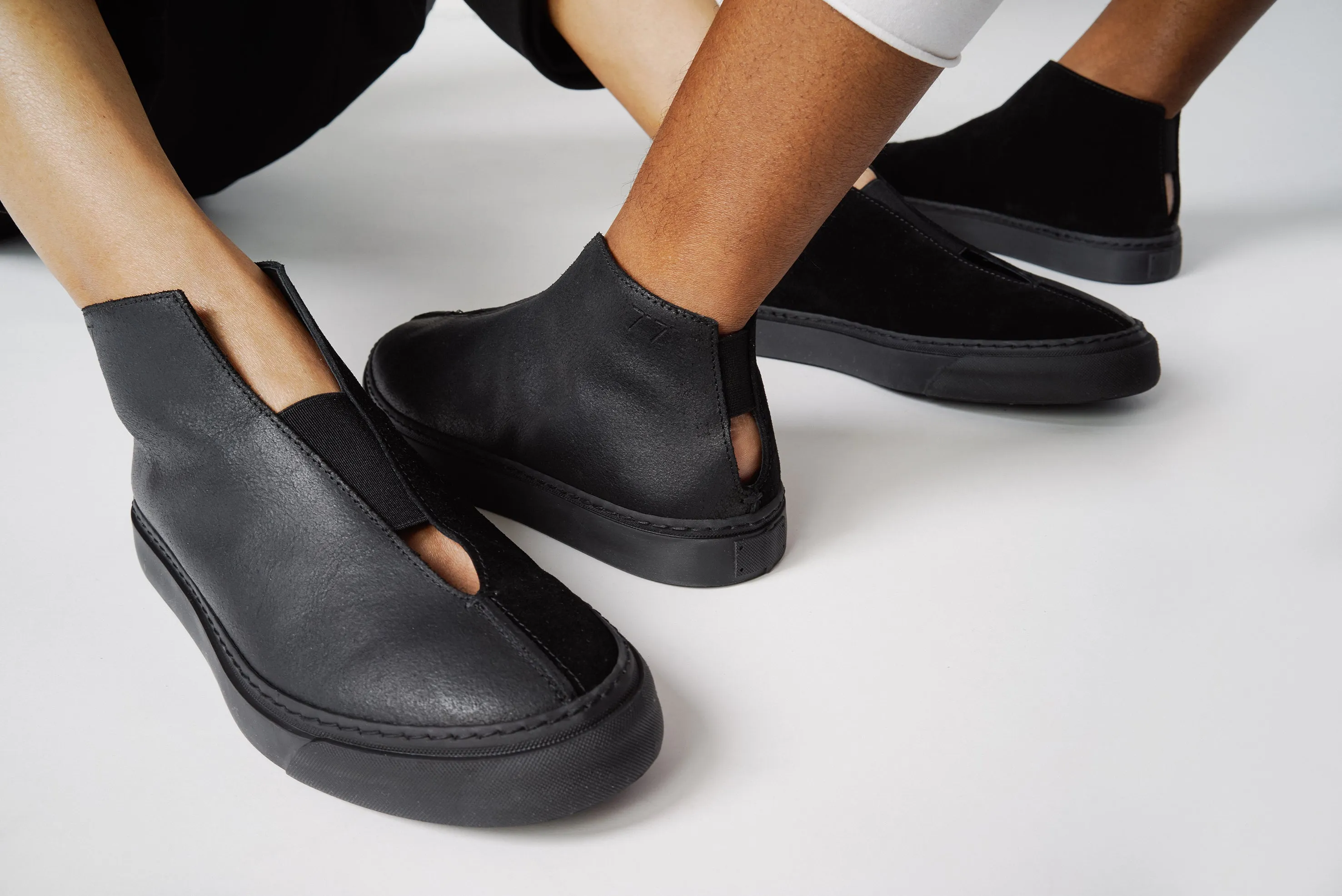 K3 / ALL BLACK / UNISEX LEATHER SNEAKER