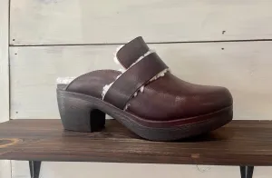 Lacole Antelope Clogs