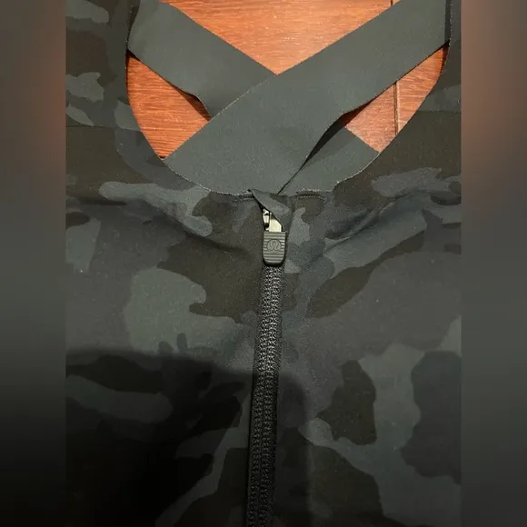 Lululemon Enlite Bra Zip Front Incognito Camo Multi Grey 32B