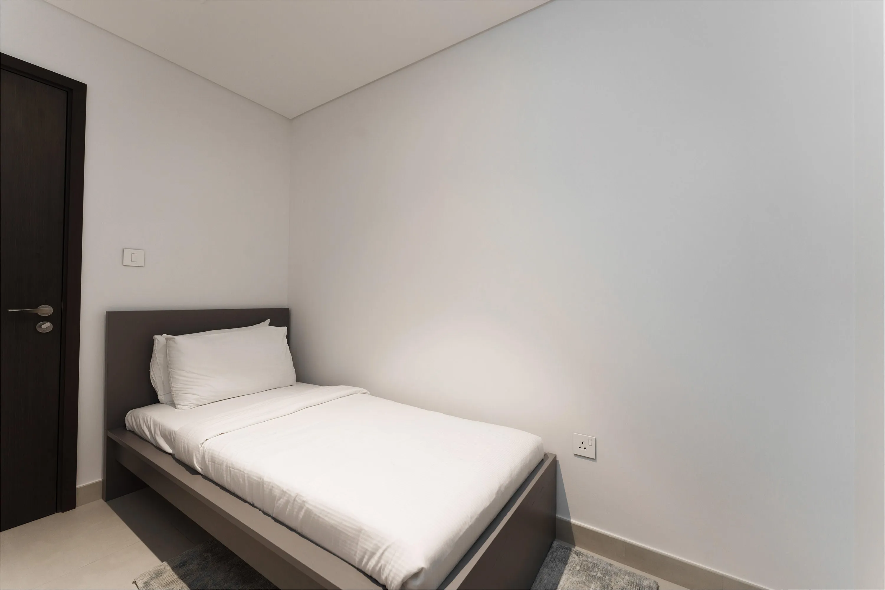 Luxury Apt w/ Burj Khalifa Vw & Direct Mall Access