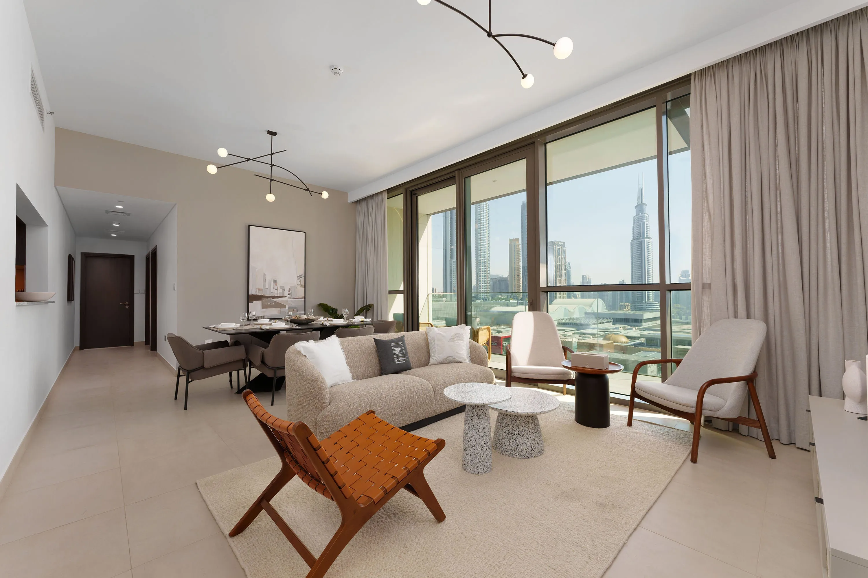 Luxury Apt w/ Burj Khalifa Vw & Direct Mall Access