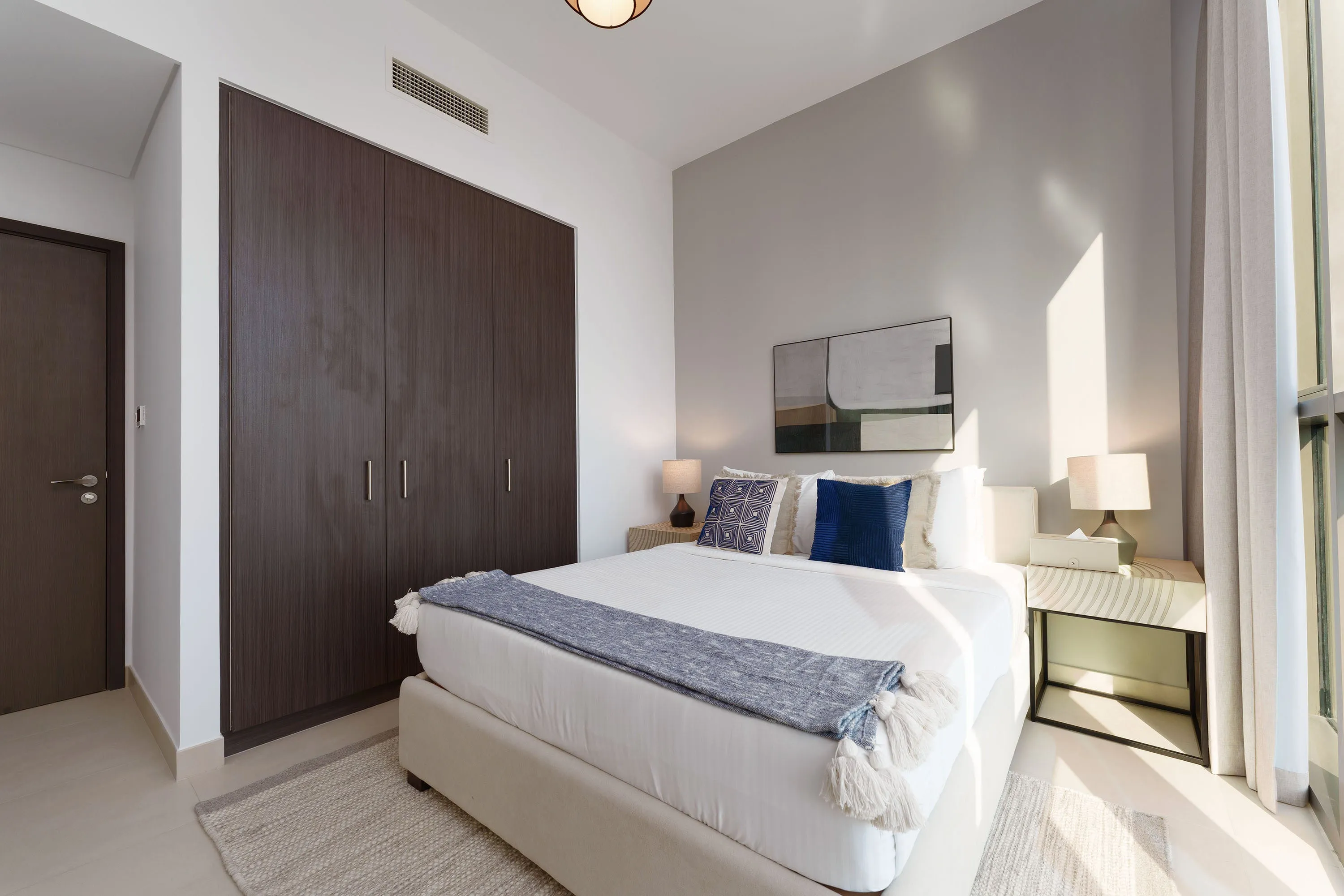 Luxury Apt w/ Burj Khalifa Vw & Direct Mall Access
