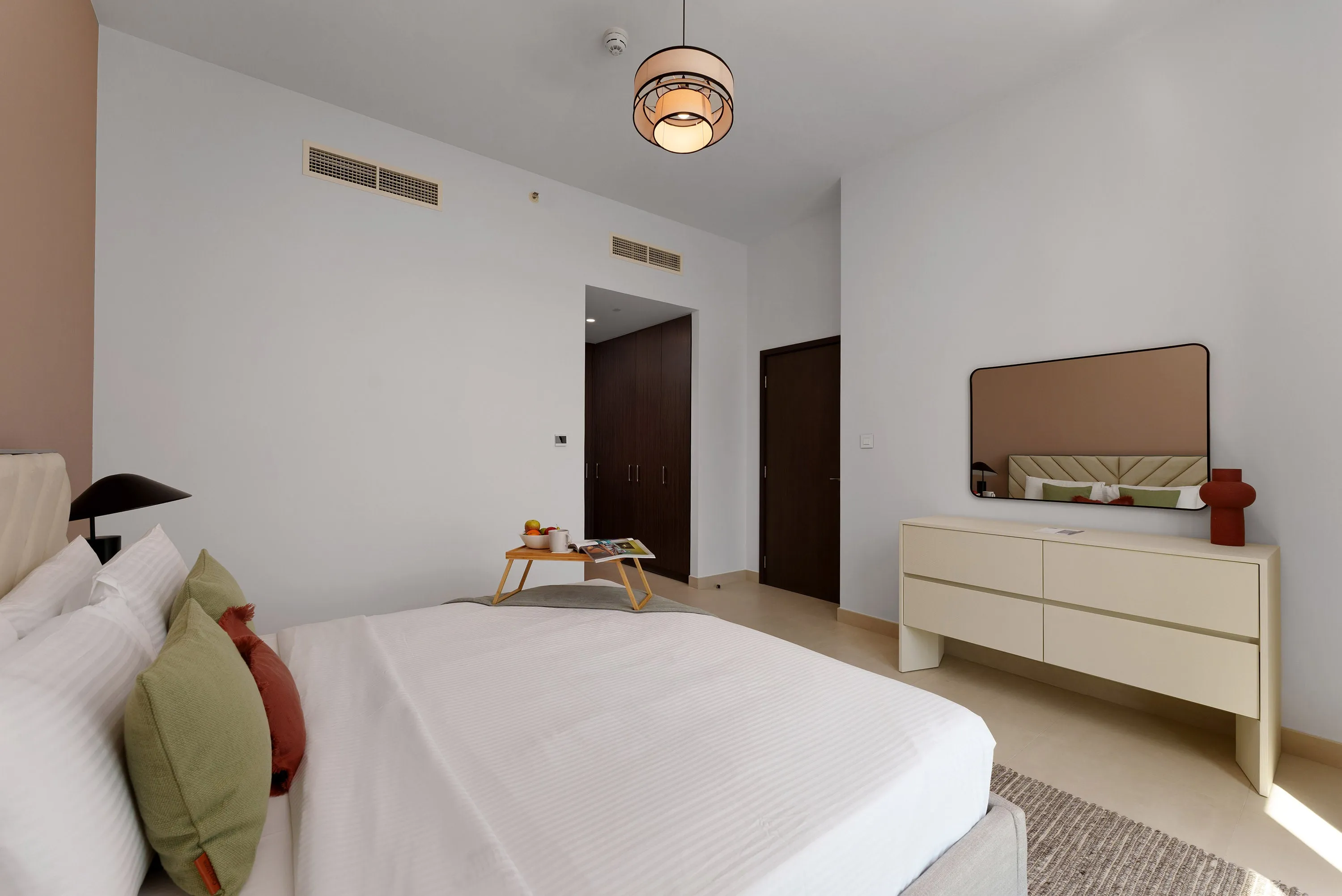 Luxury Apt w/ Burj Khalifa Vw & Direct Mall Access