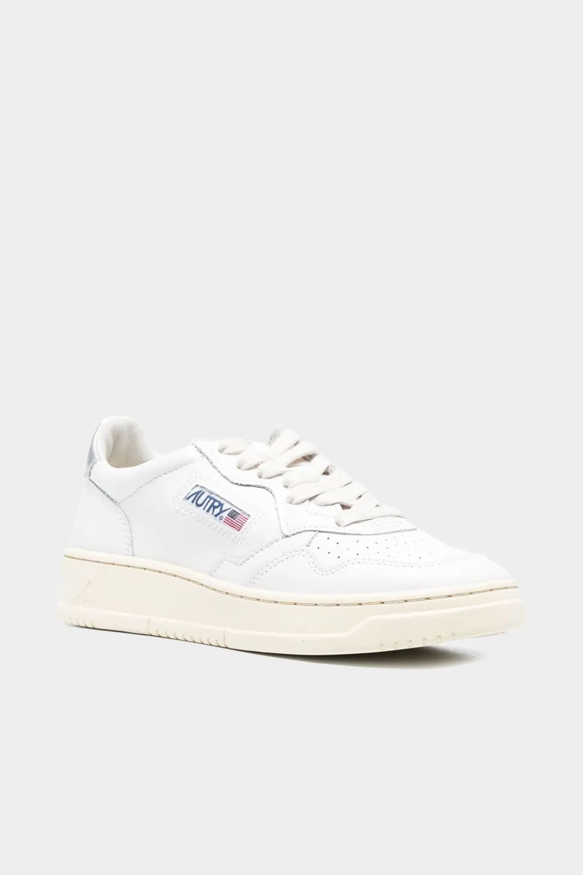 Medalist Low Leather Sneaker in White Silver