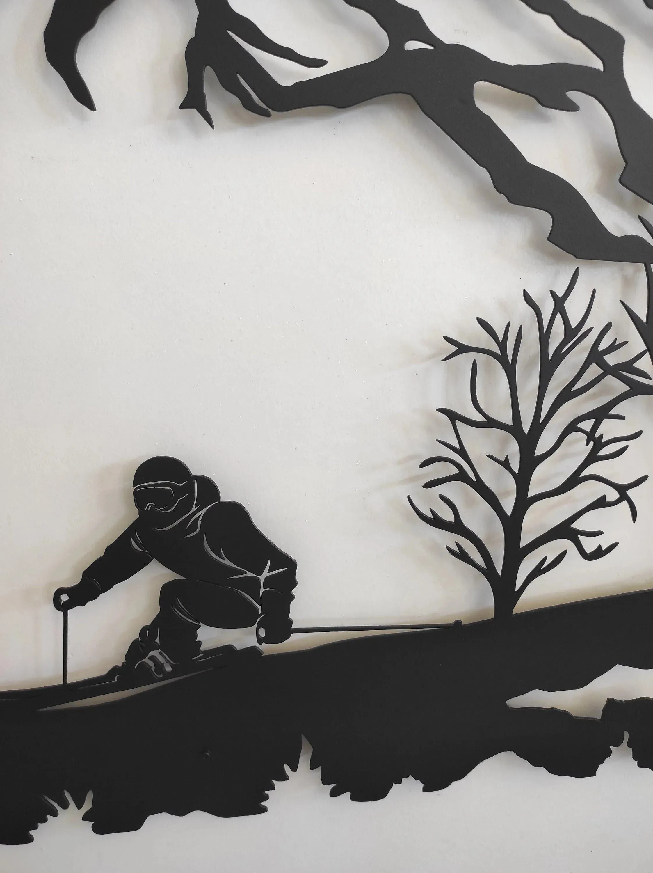 Metal Skier Metal Wall Hanging Decor