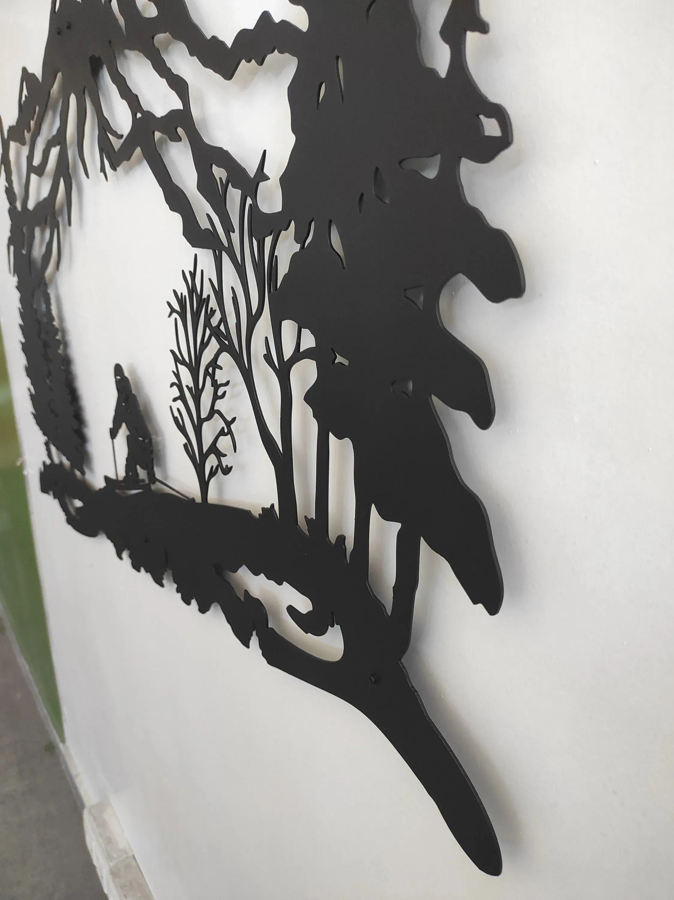 Metal Skier Metal Wall Hanging Decor
