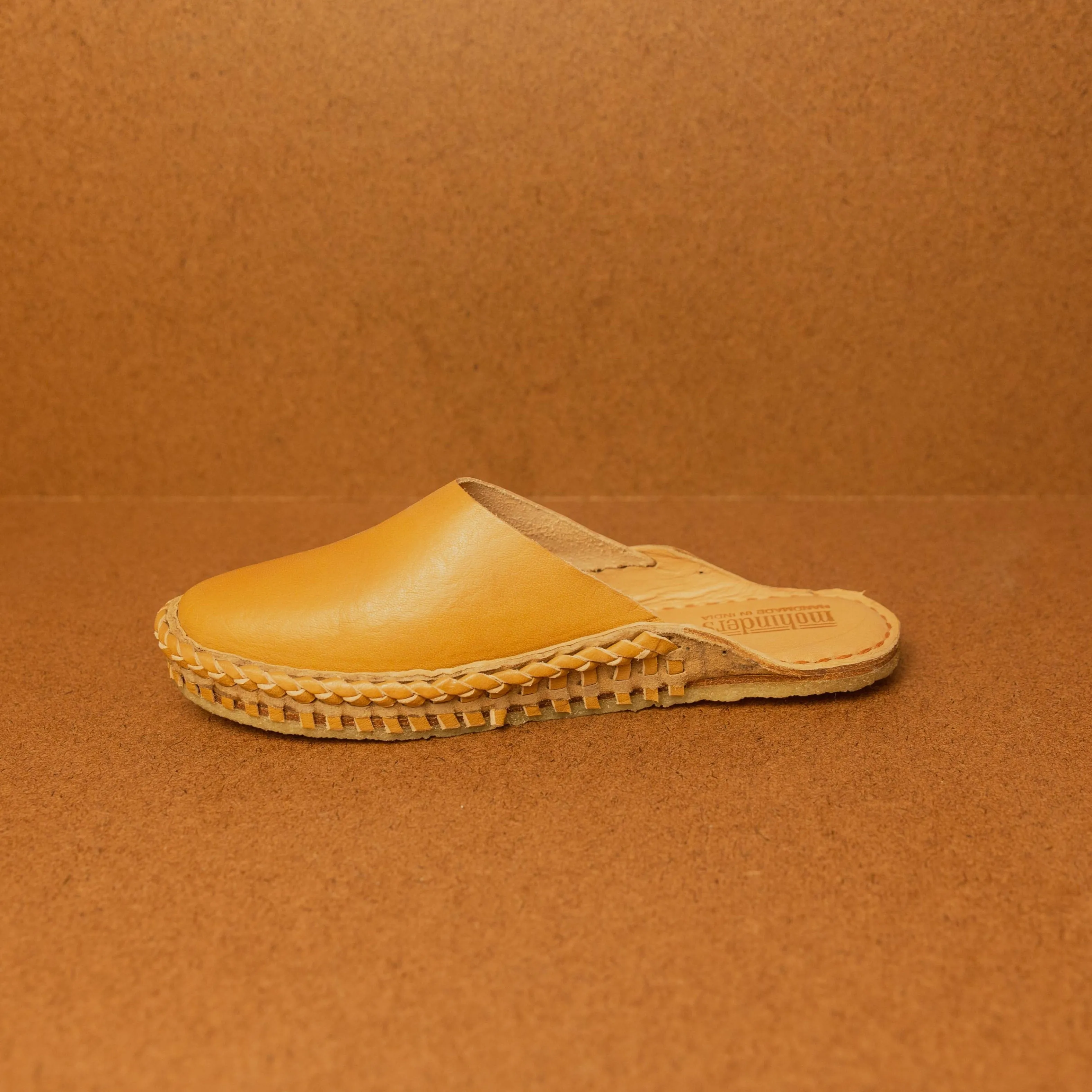 Mohinders Women's Heritage Solid Slides in Honey