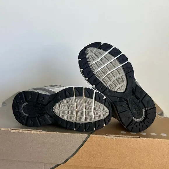 New Balance 990 V5 Grey/White Toddler Sneakers- SZ 6 C