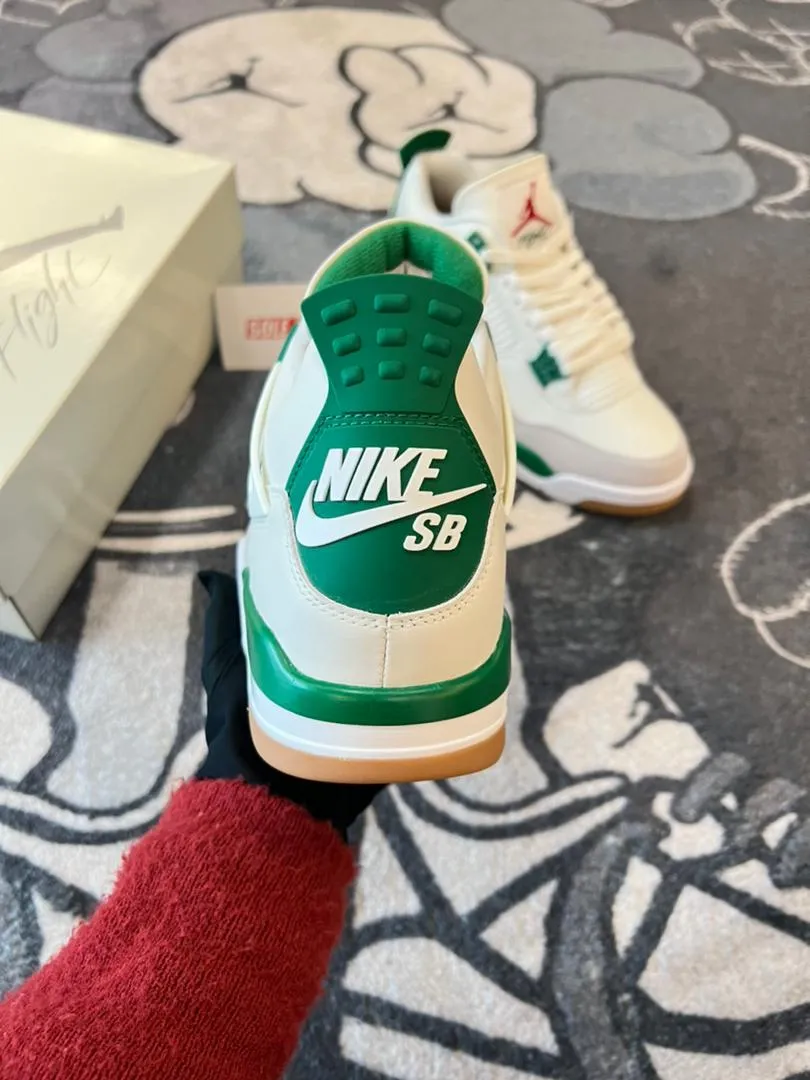 Nike SB x Air Jordan 4 Retro SP ‘Pine Green’