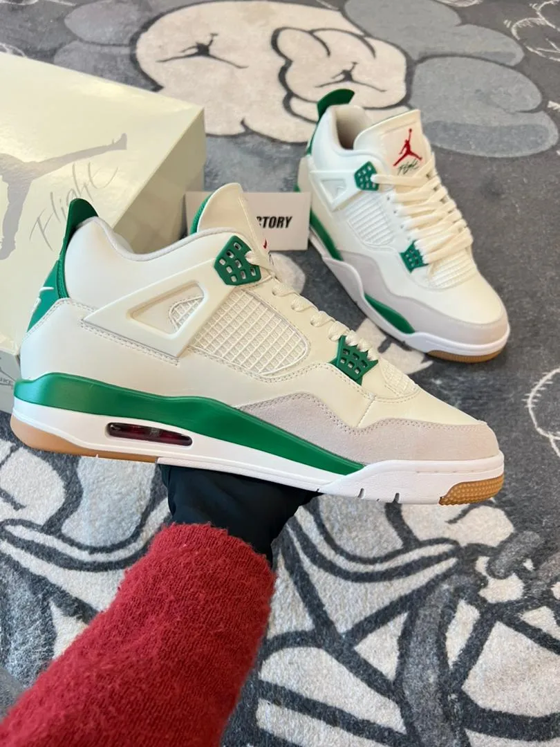 Nike SB x Air Jordan 4 Retro SP ‘Pine Green’