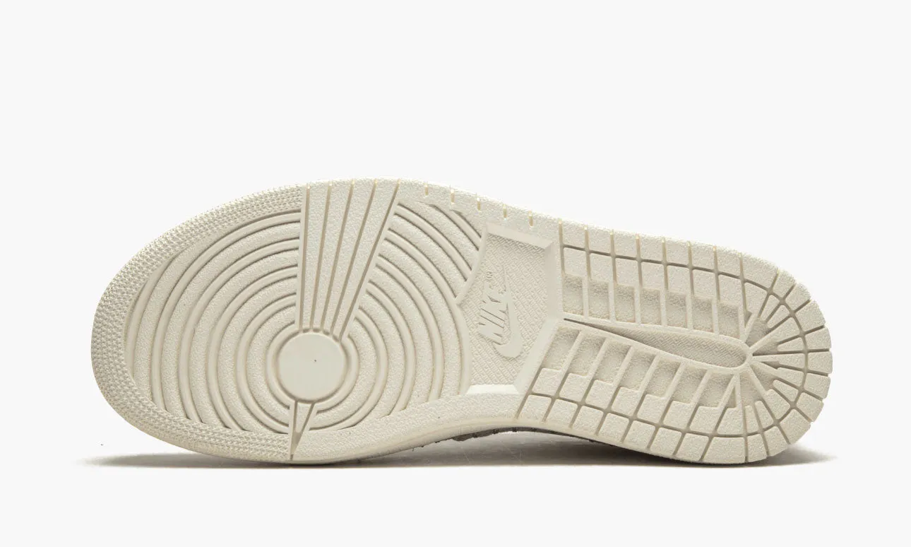 NIKE Women's Sail/Mtlc Red Bronze Air Jordan 1 Retro Low NS #AO1935 109 NEW