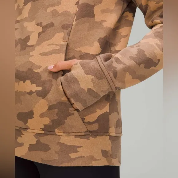 NWOT Lululemon Scuba Crew Heritage 365 Camo Beige Multi