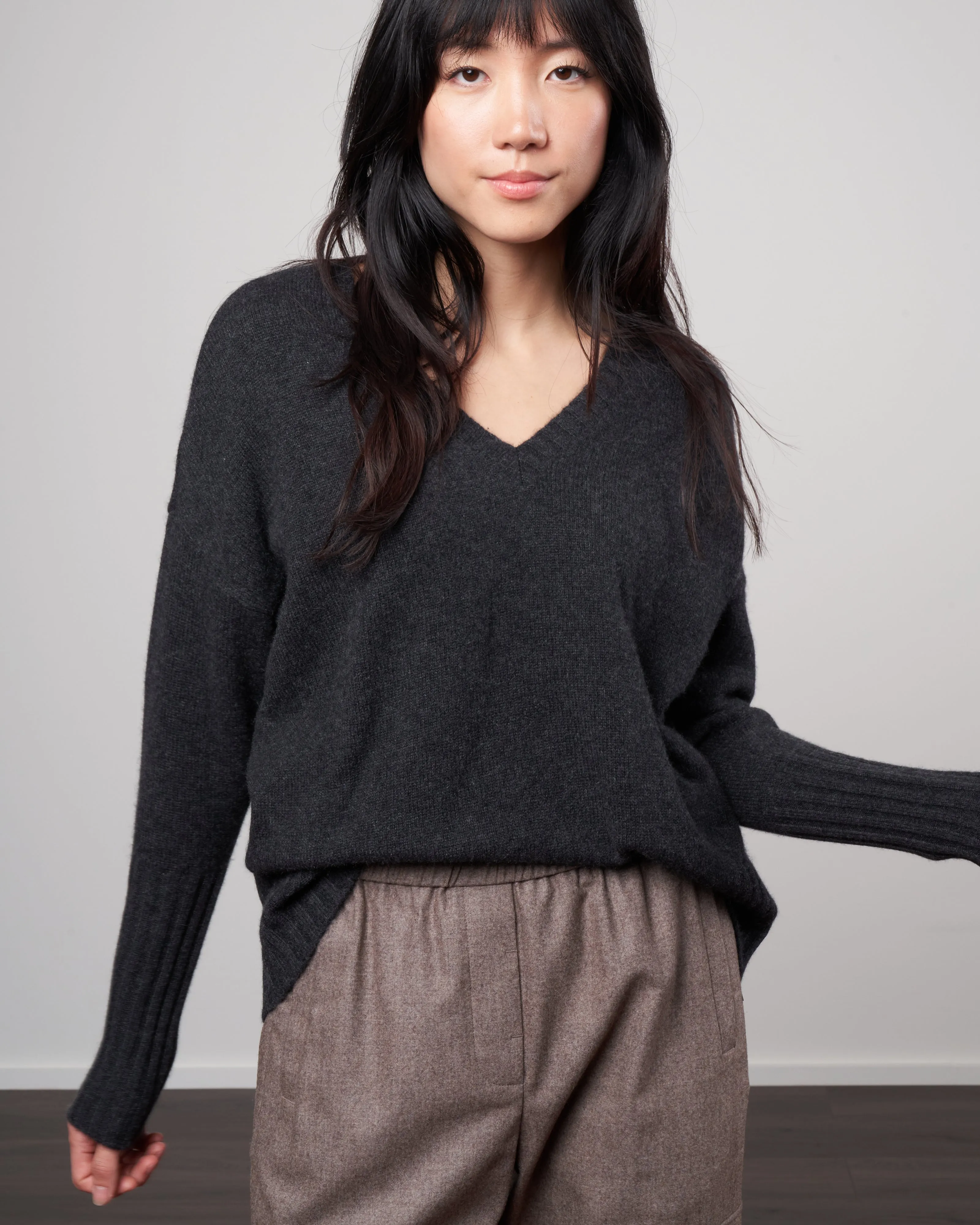 oversized v neck sweater - charcoal