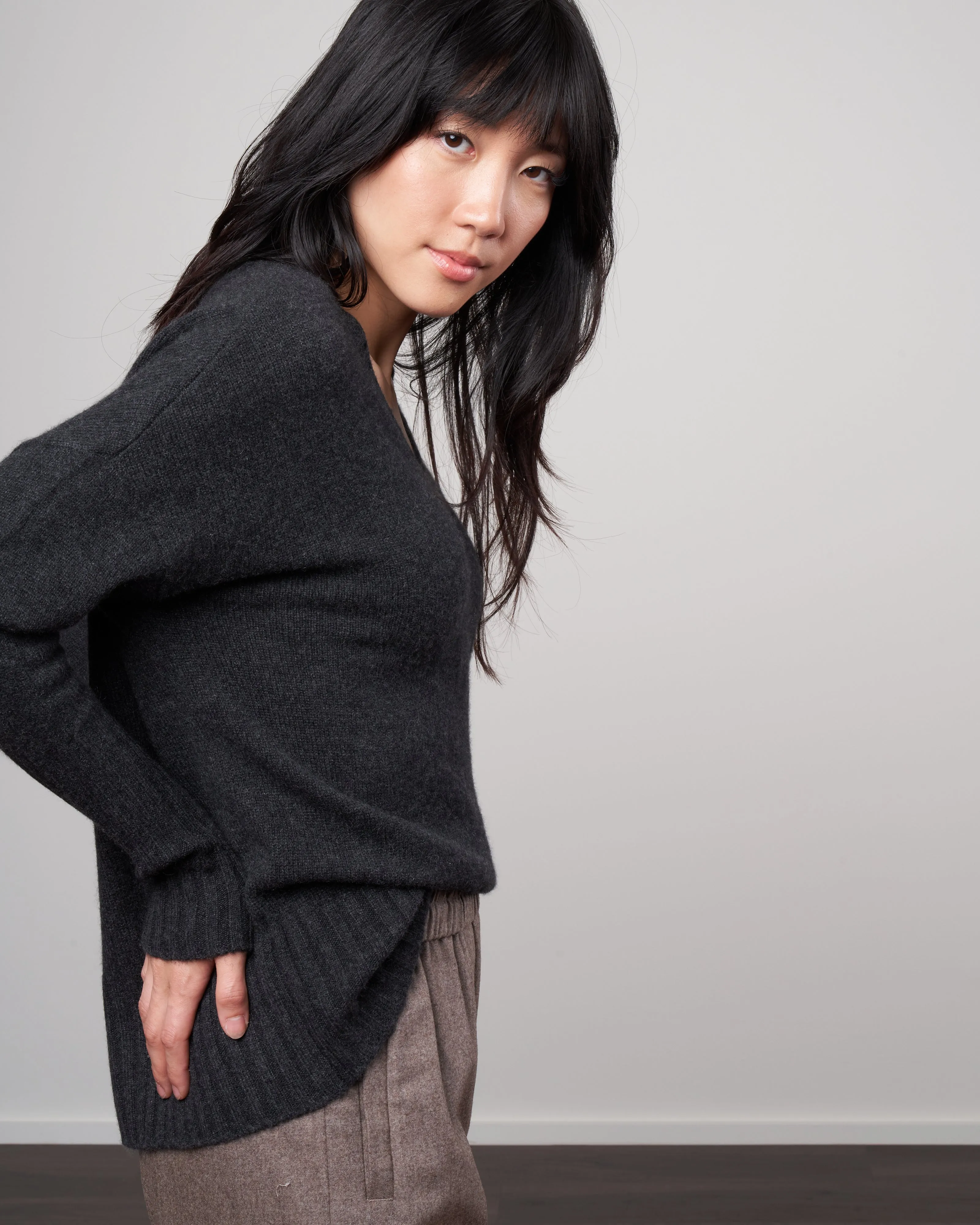oversized v neck sweater - charcoal