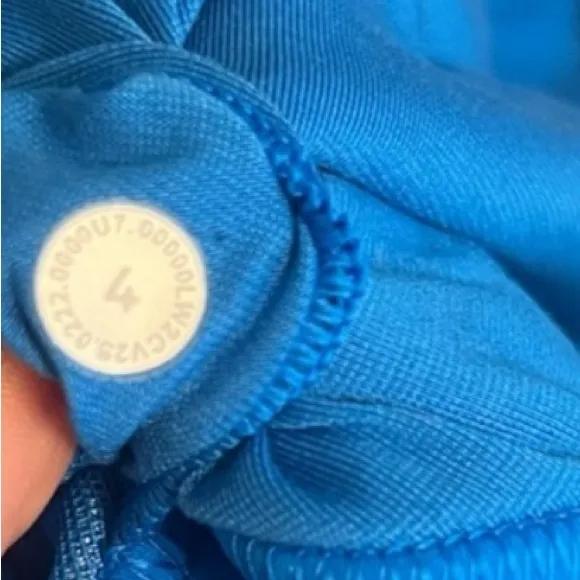 Rare Lululemon Wunder Train Longline Bra *Medium Support, C/D Cup Size 4 Blue