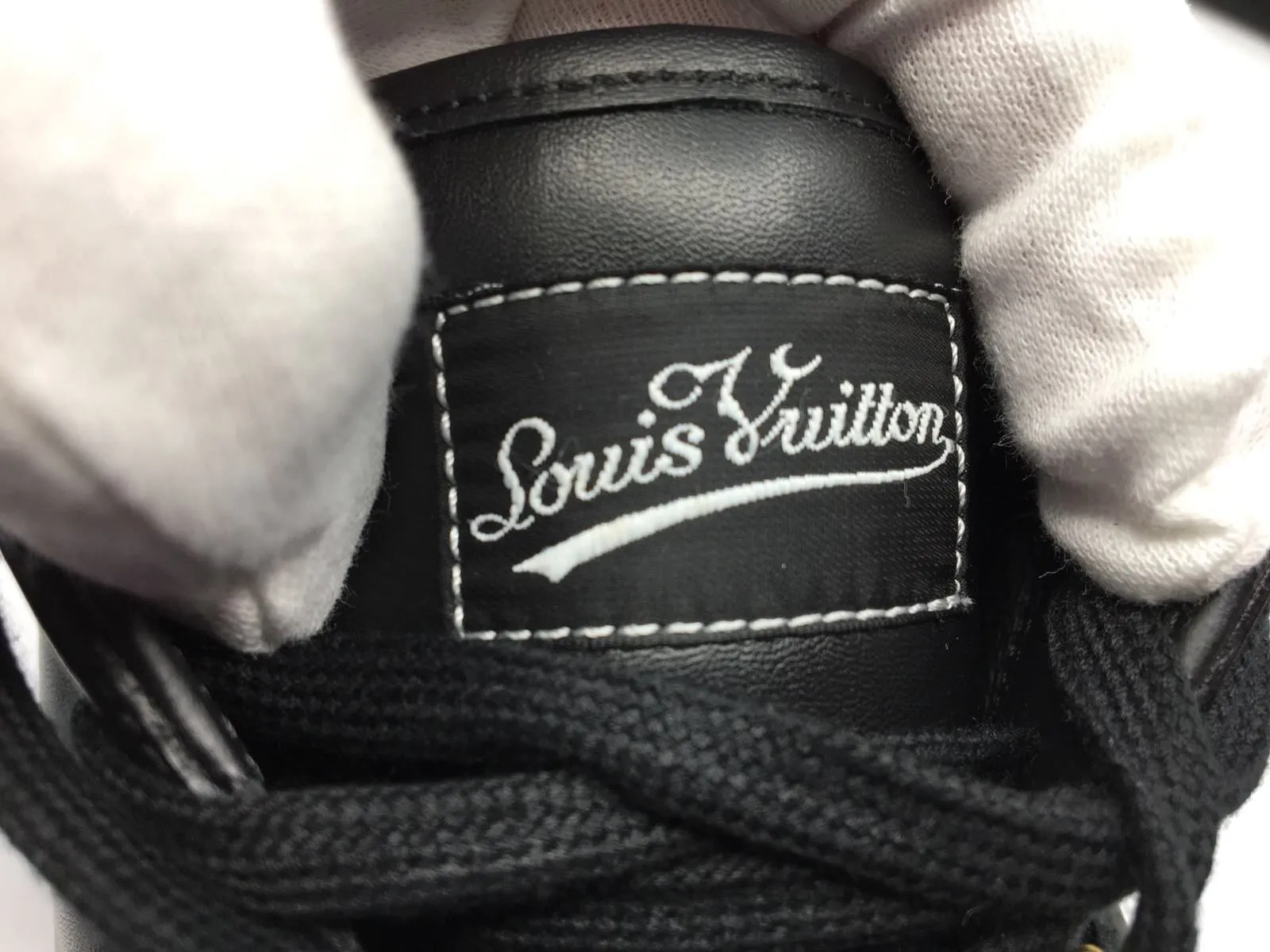 Rivoli Sneaker