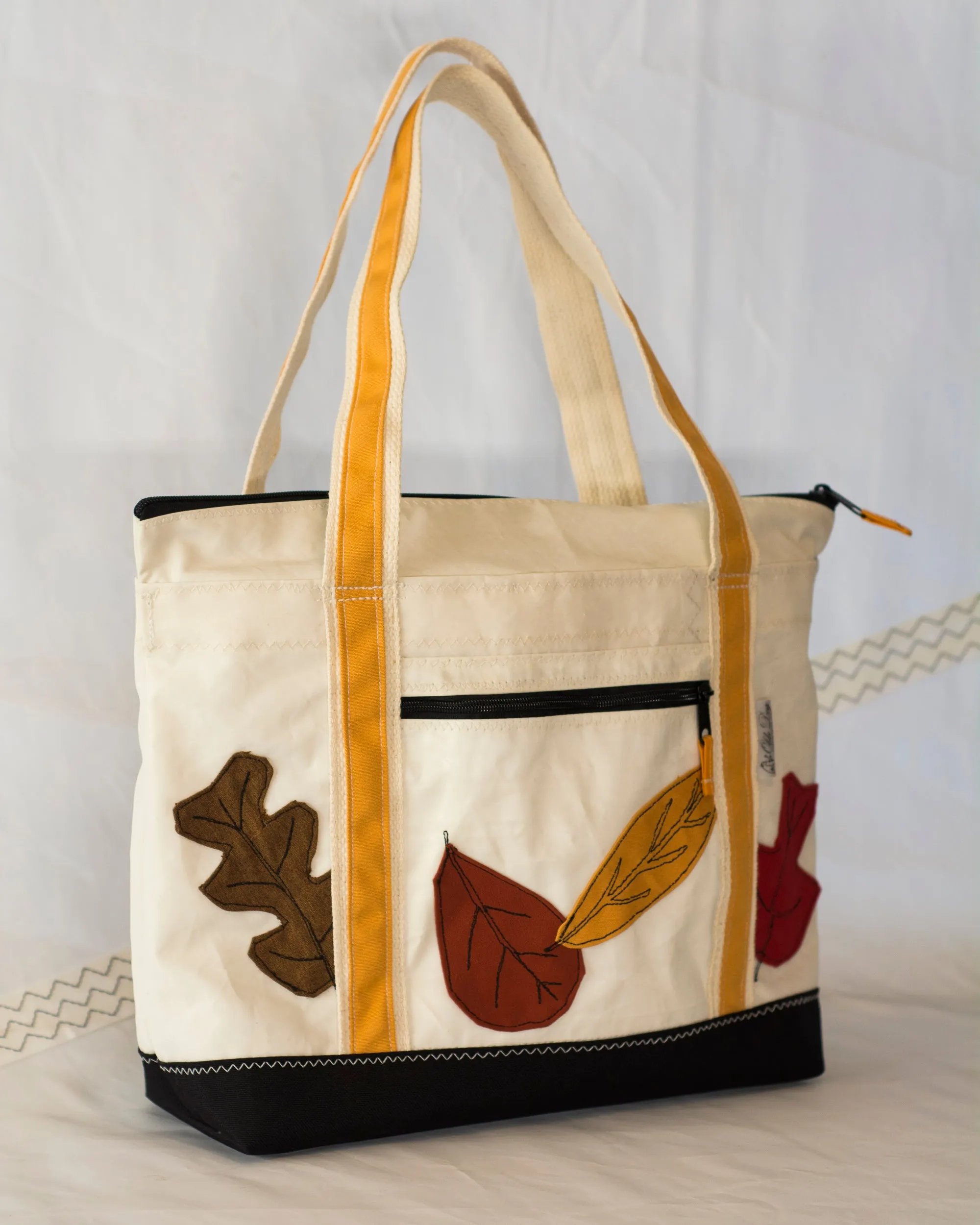 Terrapin Small Tote: Autumn Leaves
