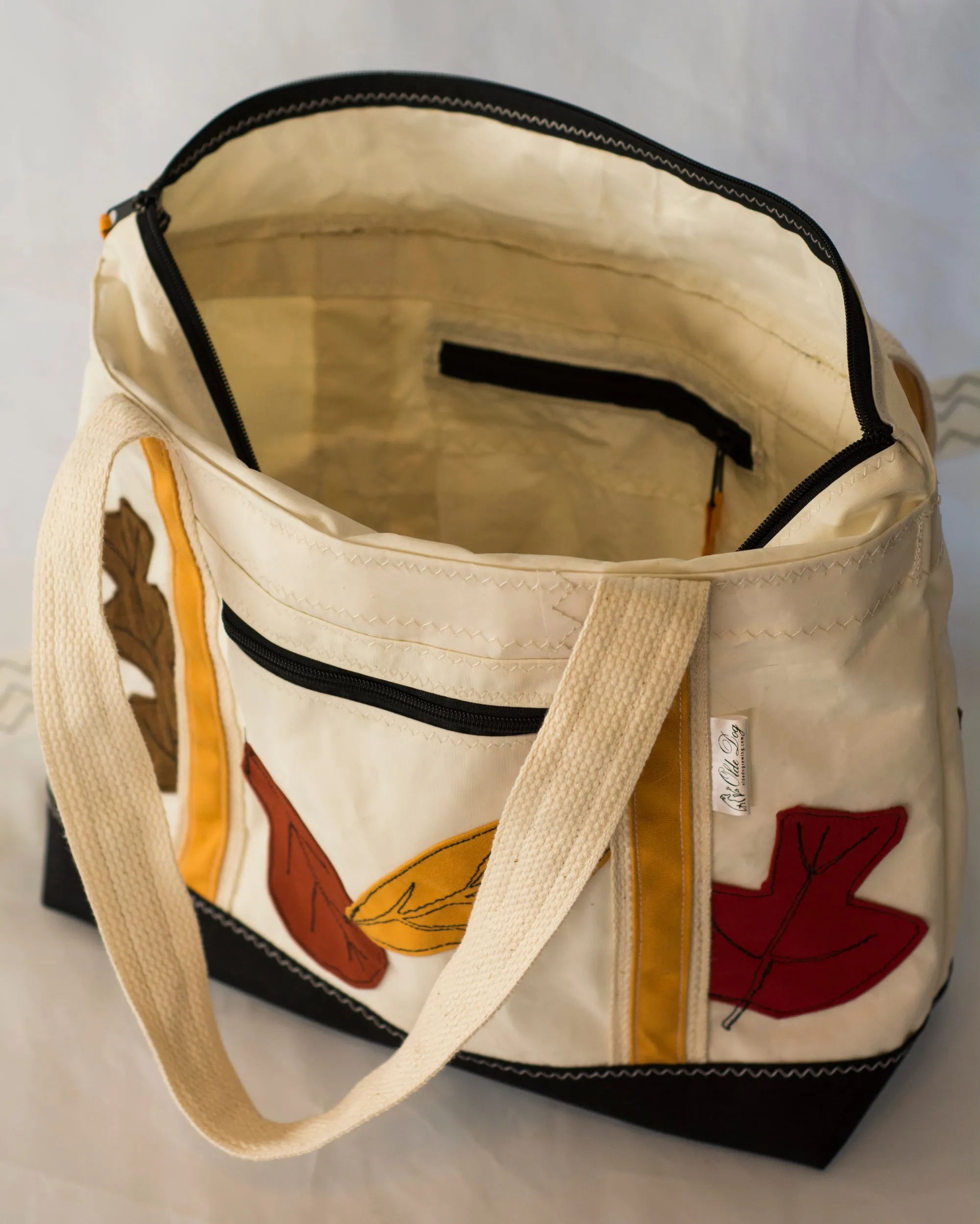 Terrapin Small Tote: Autumn Leaves