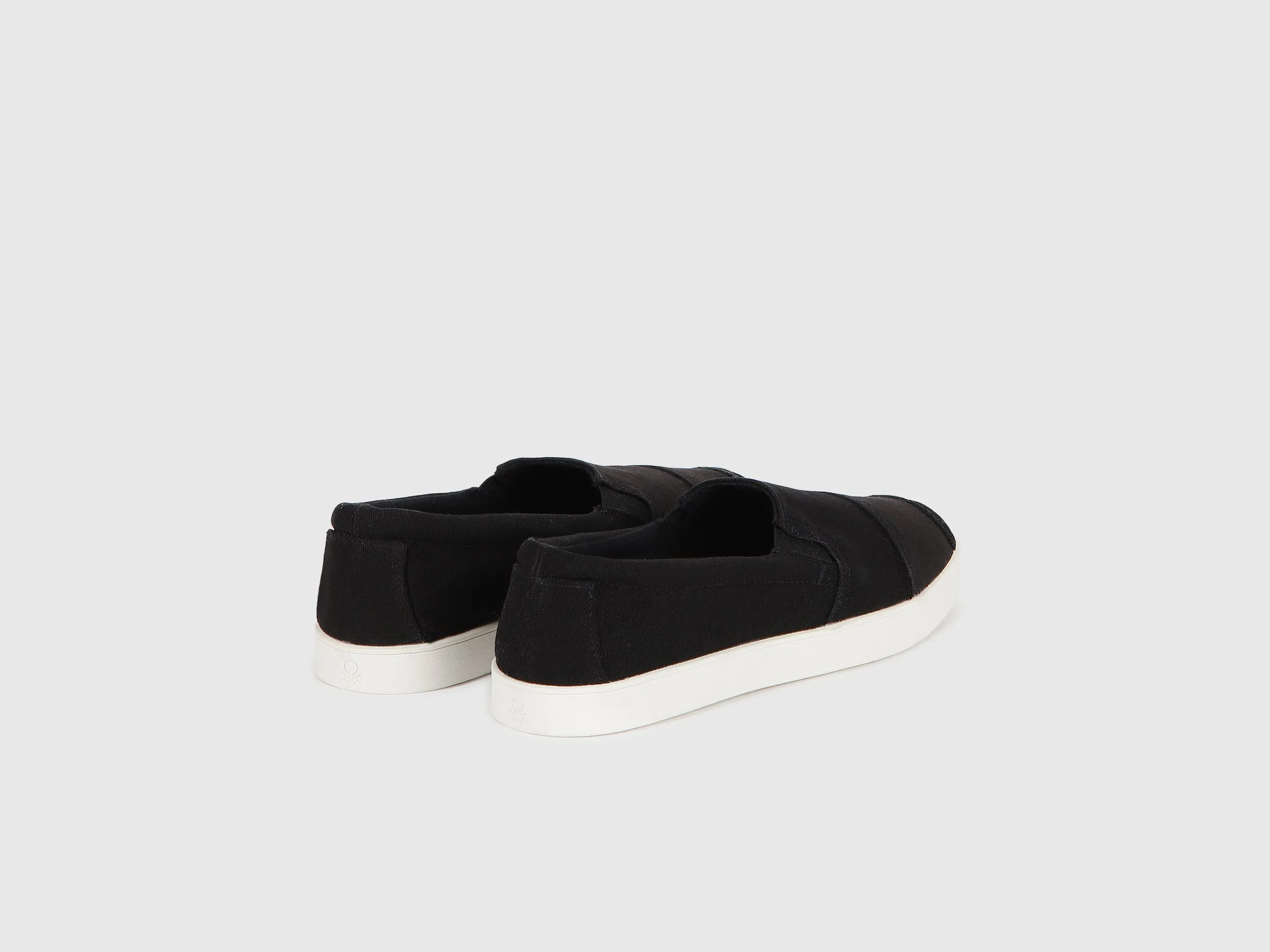 Textured Pattern Slip-On Casual Sneakers