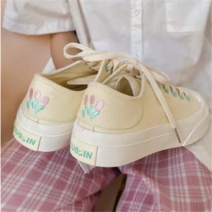 TULIP FLOWER EMBROIDERED CANVAS SHOES UB2627