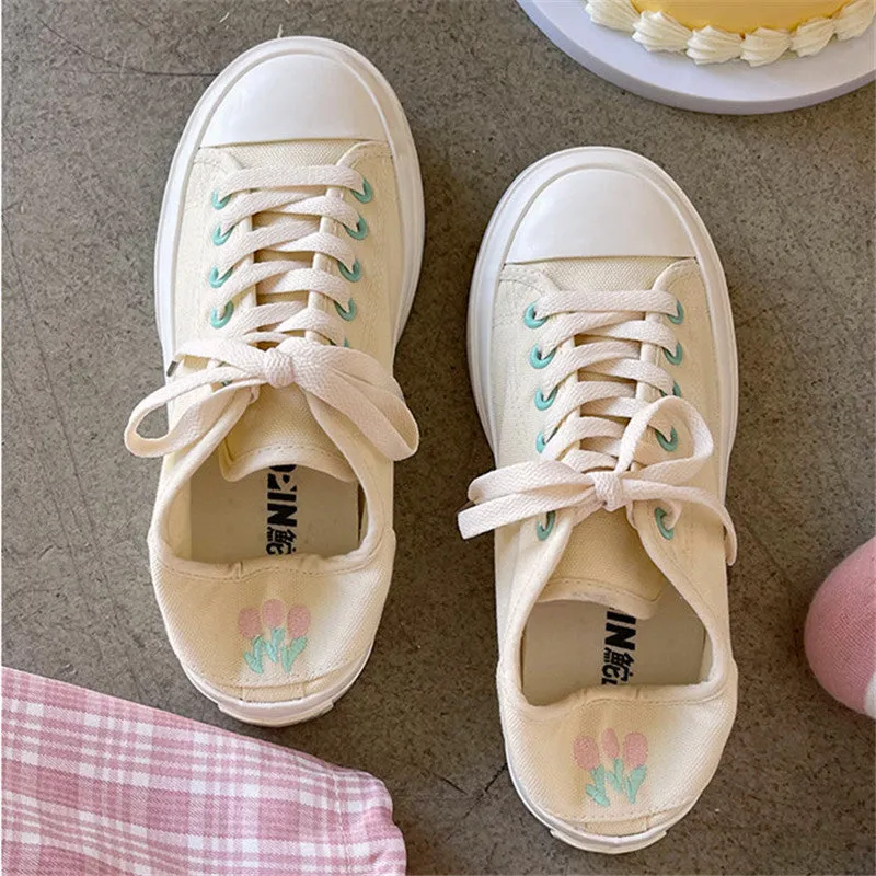 TULIP FLOWER EMBROIDERED CANVAS SHOES UB2627