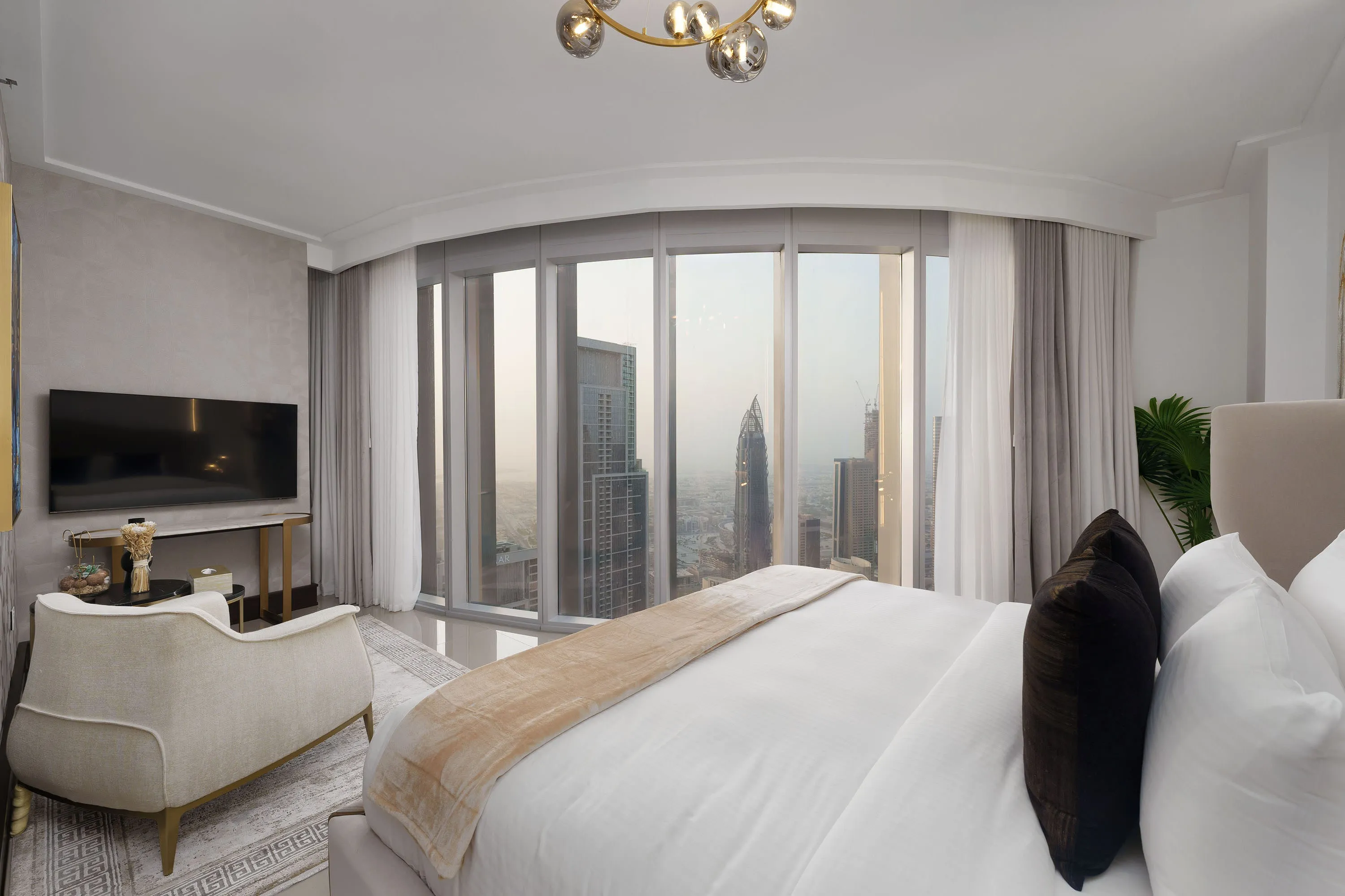 Ultra Chic High-Floor Apt w/ Direct Burj Khalifa & Fountains Views