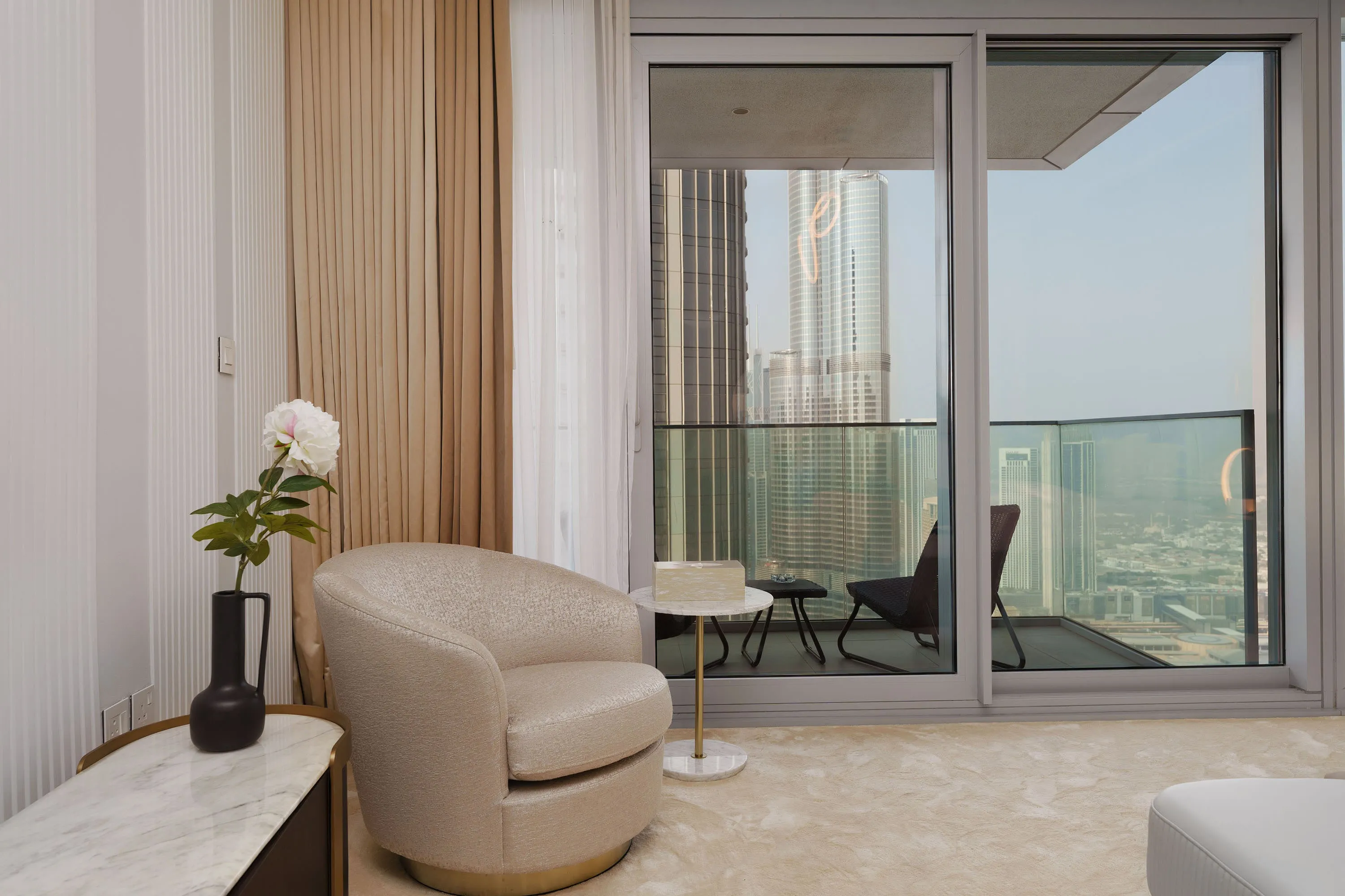 Ultra Chic High-Floor Apt w/ Direct Burj Khalifa & Fountains Views