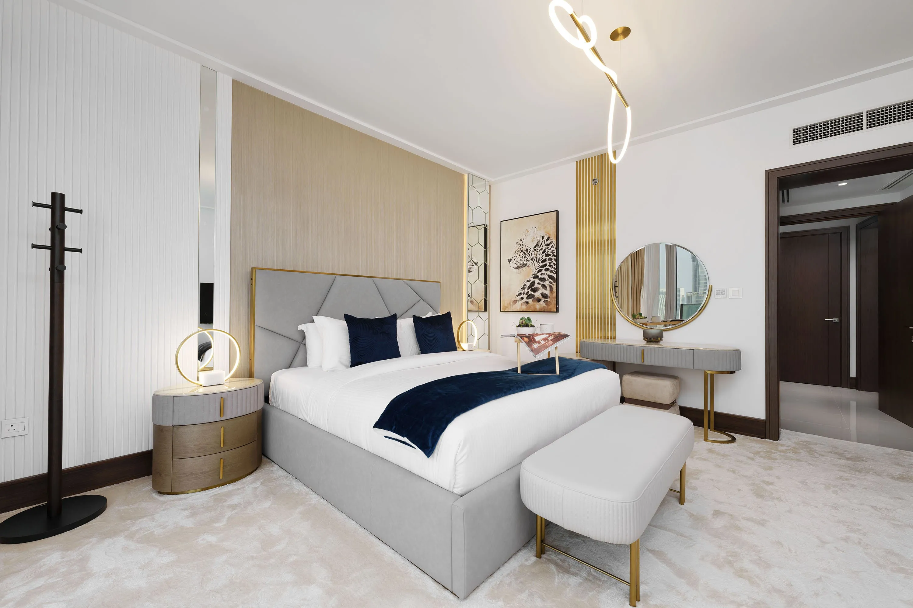 Ultra Chic High-Floor Apt w/ Direct Burj Khalifa & Fountains Views