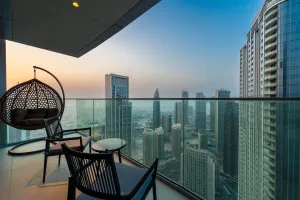 Ultra Chic High-Floor Apt w/ Direct Burj Khalifa & Fountains Views