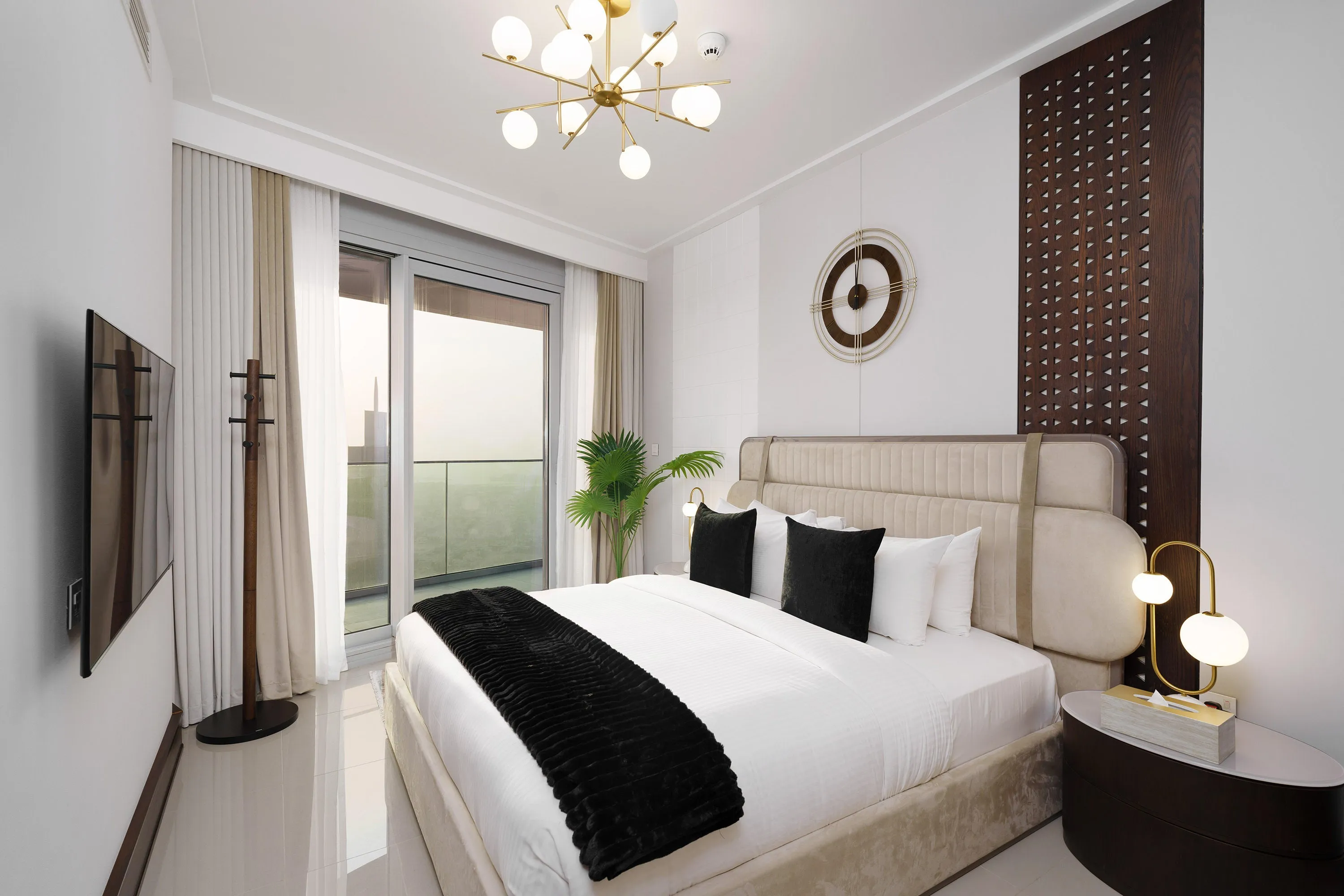 Ultra Chic High-Floor Apt w/ Direct Burj Khalifa & Fountains Views