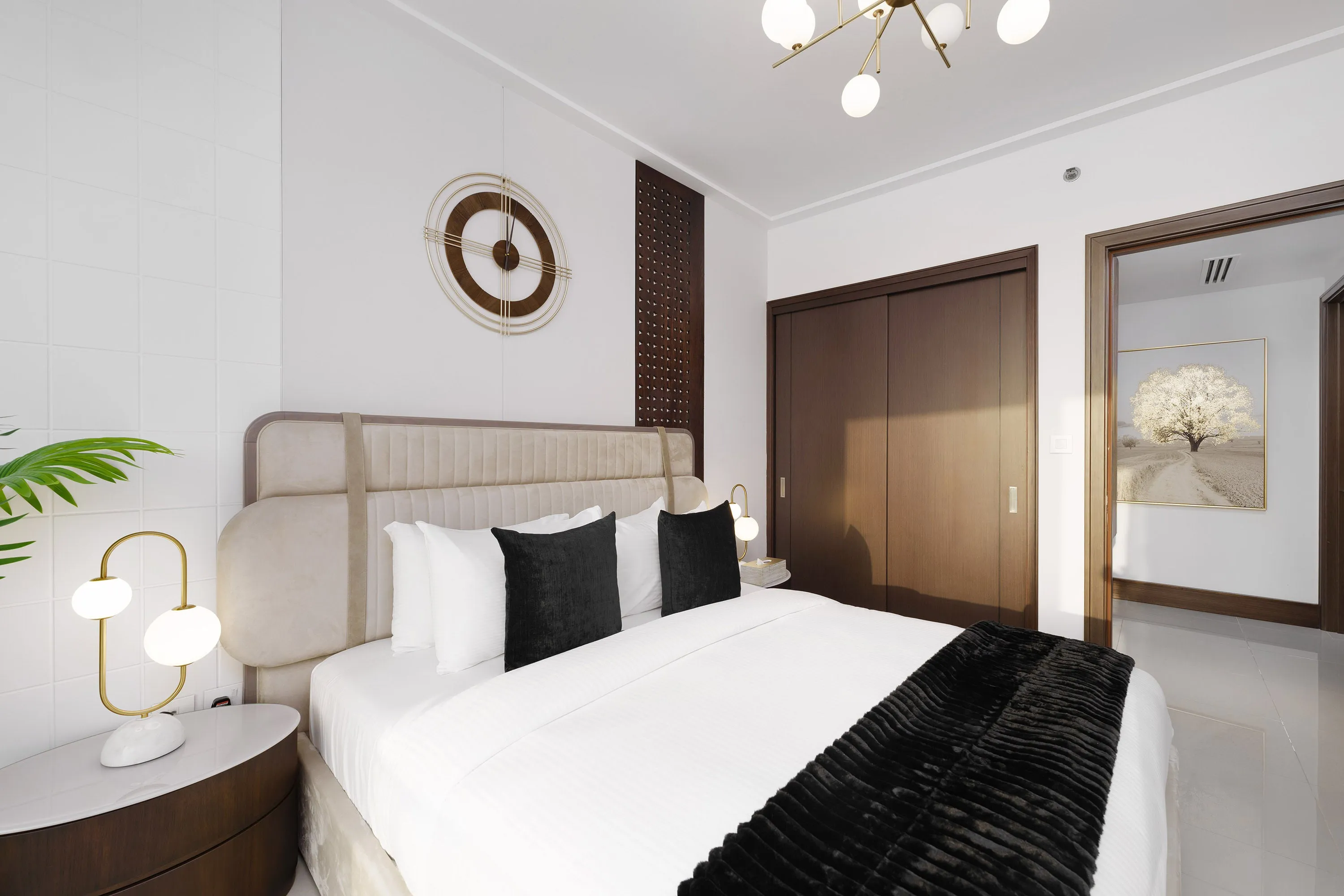 Ultra Chic High-Floor Apt w/ Direct Burj Khalifa & Fountains Views