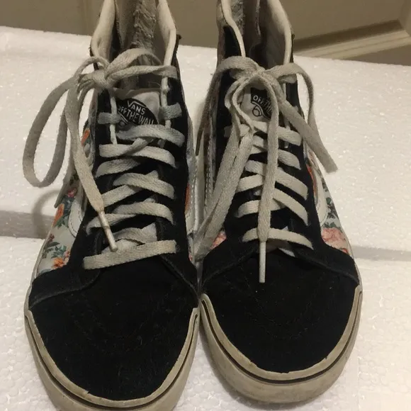 Vans girls lace up/zipper hi tops Floral suede canvas sneakers Size 2 black pink