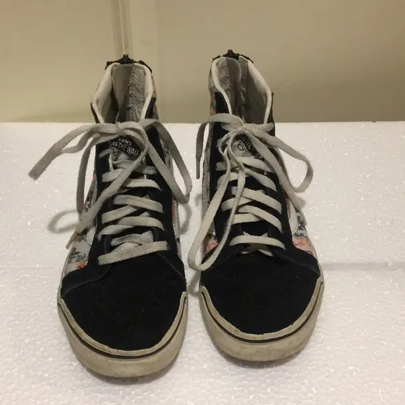 Vans girls lace up/zipper hi tops Floral suede canvas sneakers Size 2 black pink