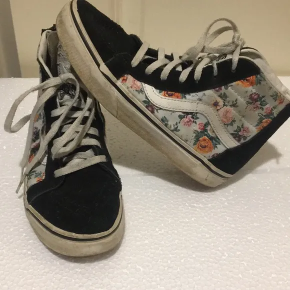 Vans girls lace up/zipper hi tops Floral suede canvas sneakers Size 2 black pink