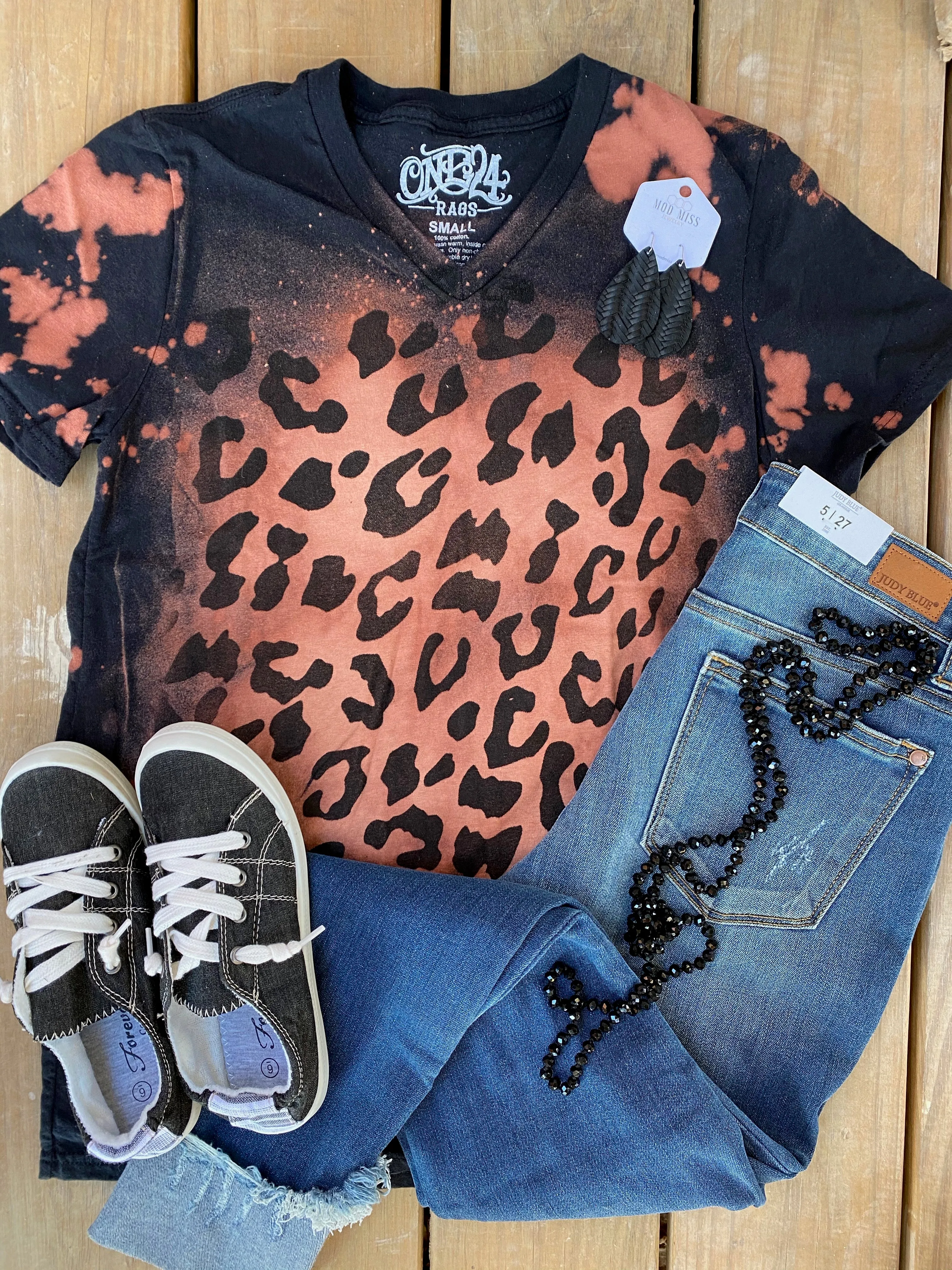 {WILD CHILD} Distressed LEOPARD (Front   Back) Black V-Neck Tee