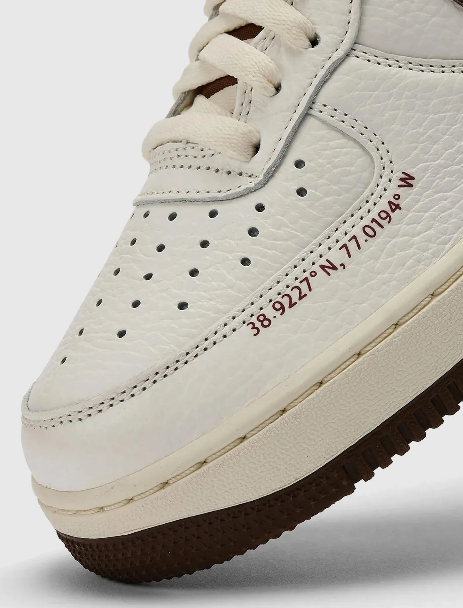 YARDRUNNER AIR FORCE 1 "SAIL/CACAO WOW/ COCONUT MILK"